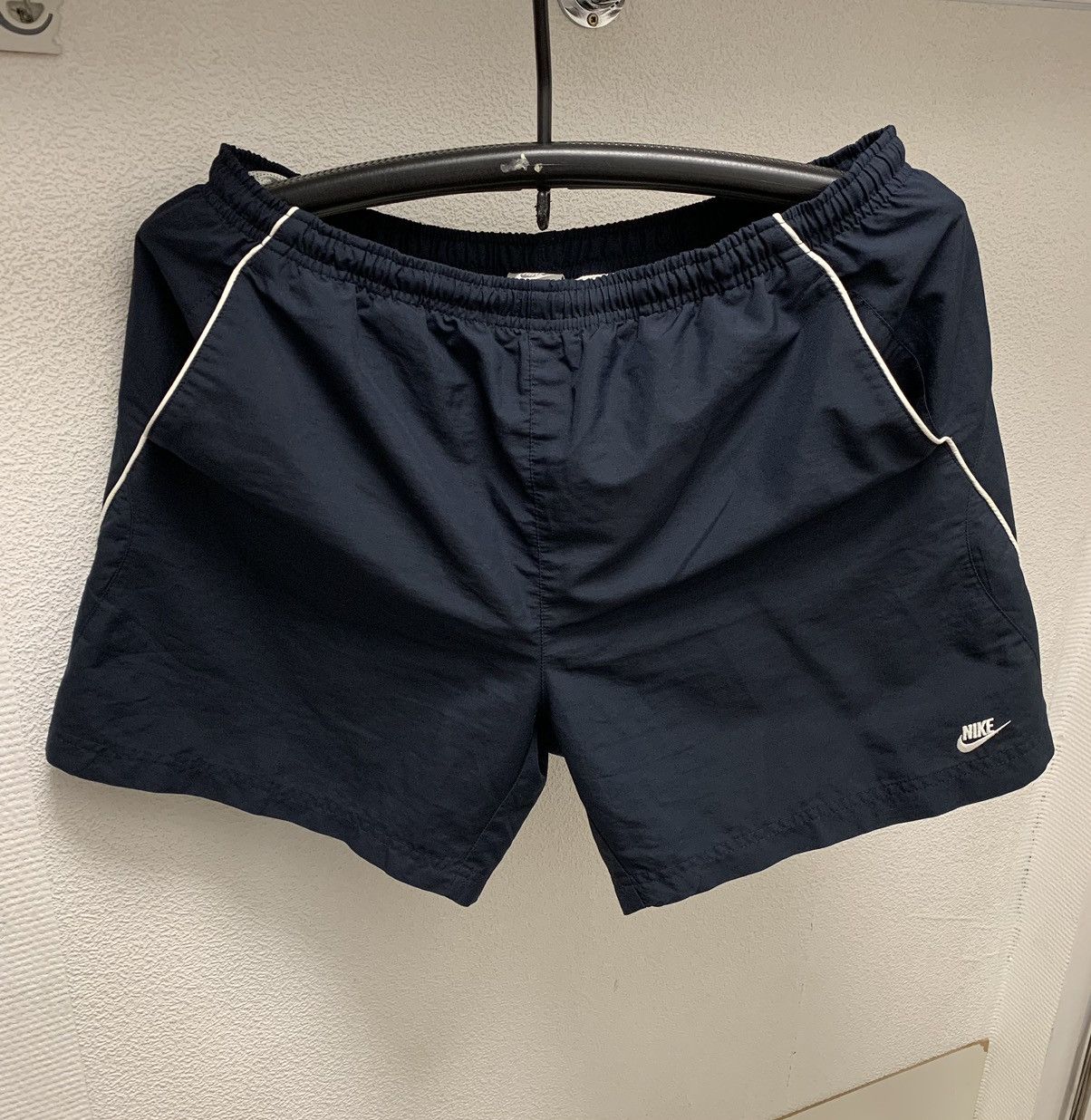 Nike Nike vintage nylon shorts streetwear 36 size Xl Size US 36 / EU 52 - 1 Thumbnail