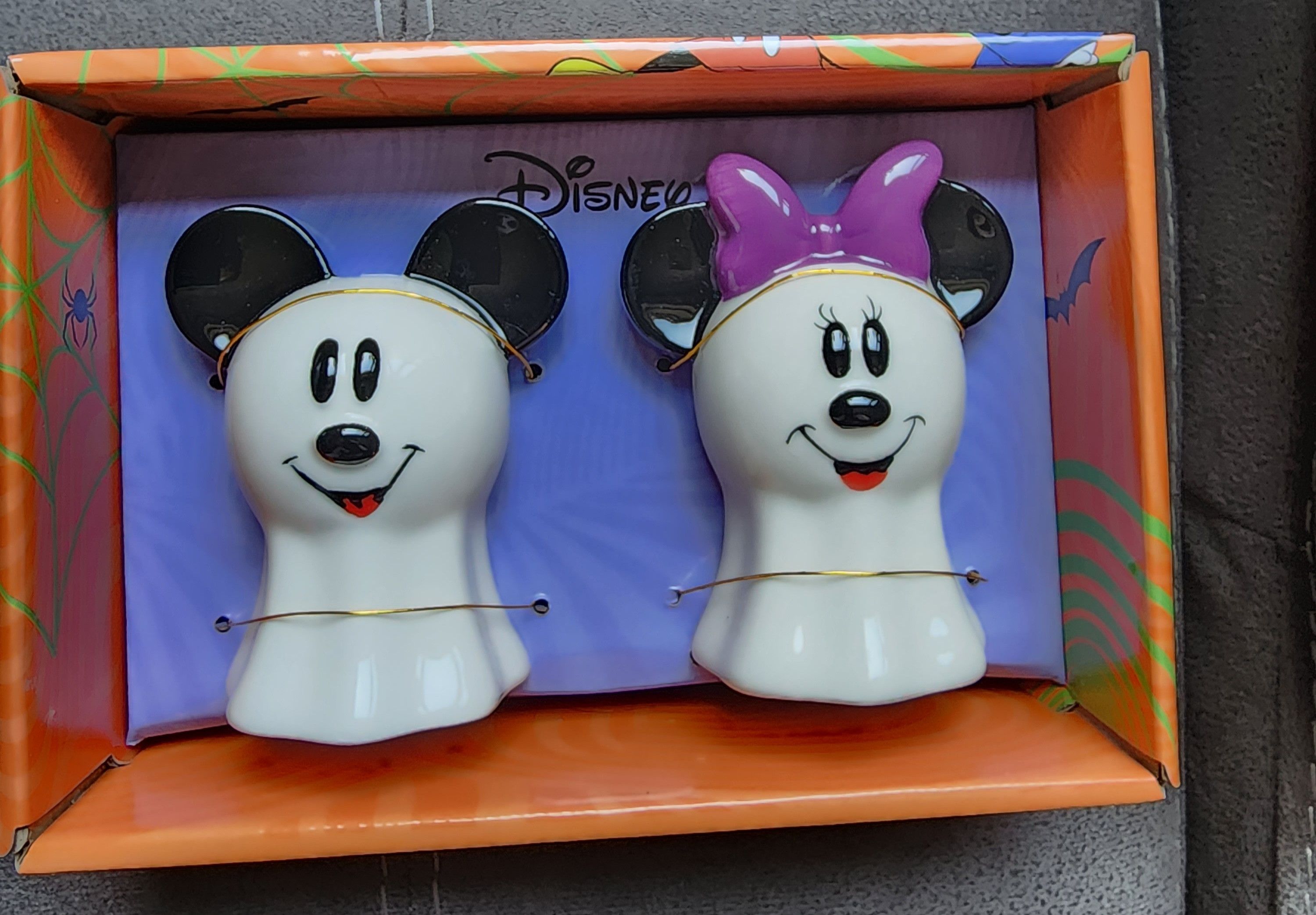Disney Disney Mickey & Minnie Ghost Halloween Ceramic Salt Pepper Size ONE SIZE - 1 Thumbnail