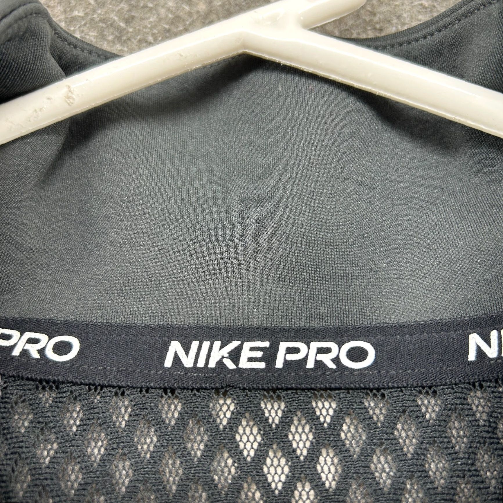 Nike **Nike Pro 2X Black Women's Pullover Swoosh Dri-Fit Training Top** User: **Nike Pro 2X Black Pullover Swoosh Dri-Fit Training Top Women's** Size XXL / US 16-18 / IT 52-54 - 4 Thumbnail