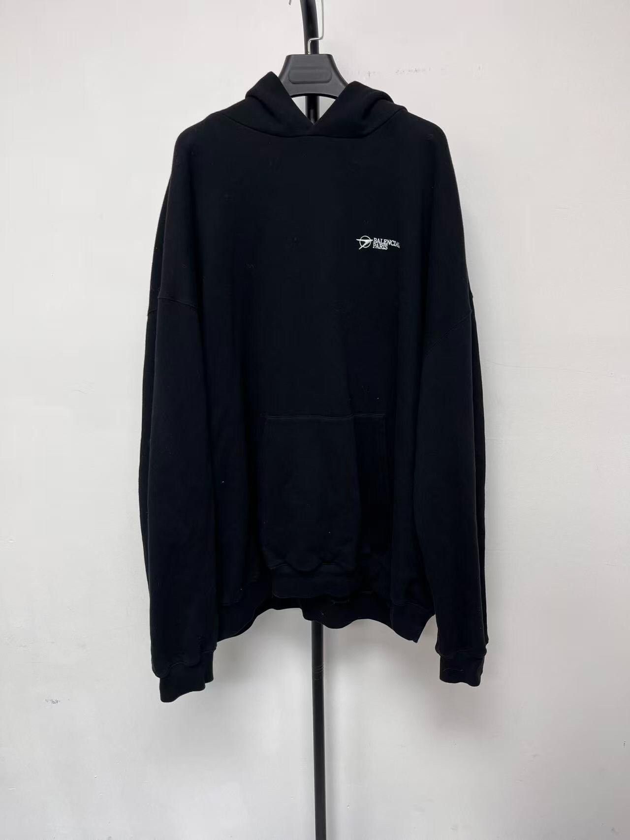 Balenciaga balenciaga oversized black hoodie for men Size US L / EU 52-54 / 3 - 1 Thumbnail