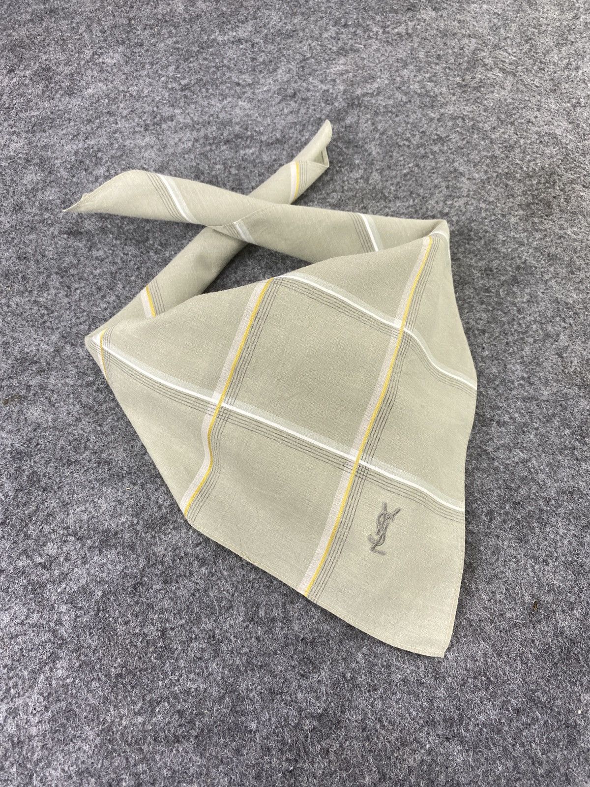 Vintage × Yves Saint Laurent Yves Saint Laurent Handkerchief/Bandana/Neckerchief- B009 Size ONE SIZE - 1 Thumbnail