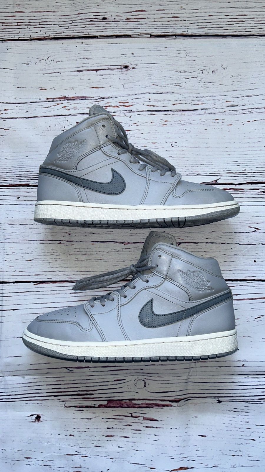 Jordan 1 retro mid wolf grey cool grey store