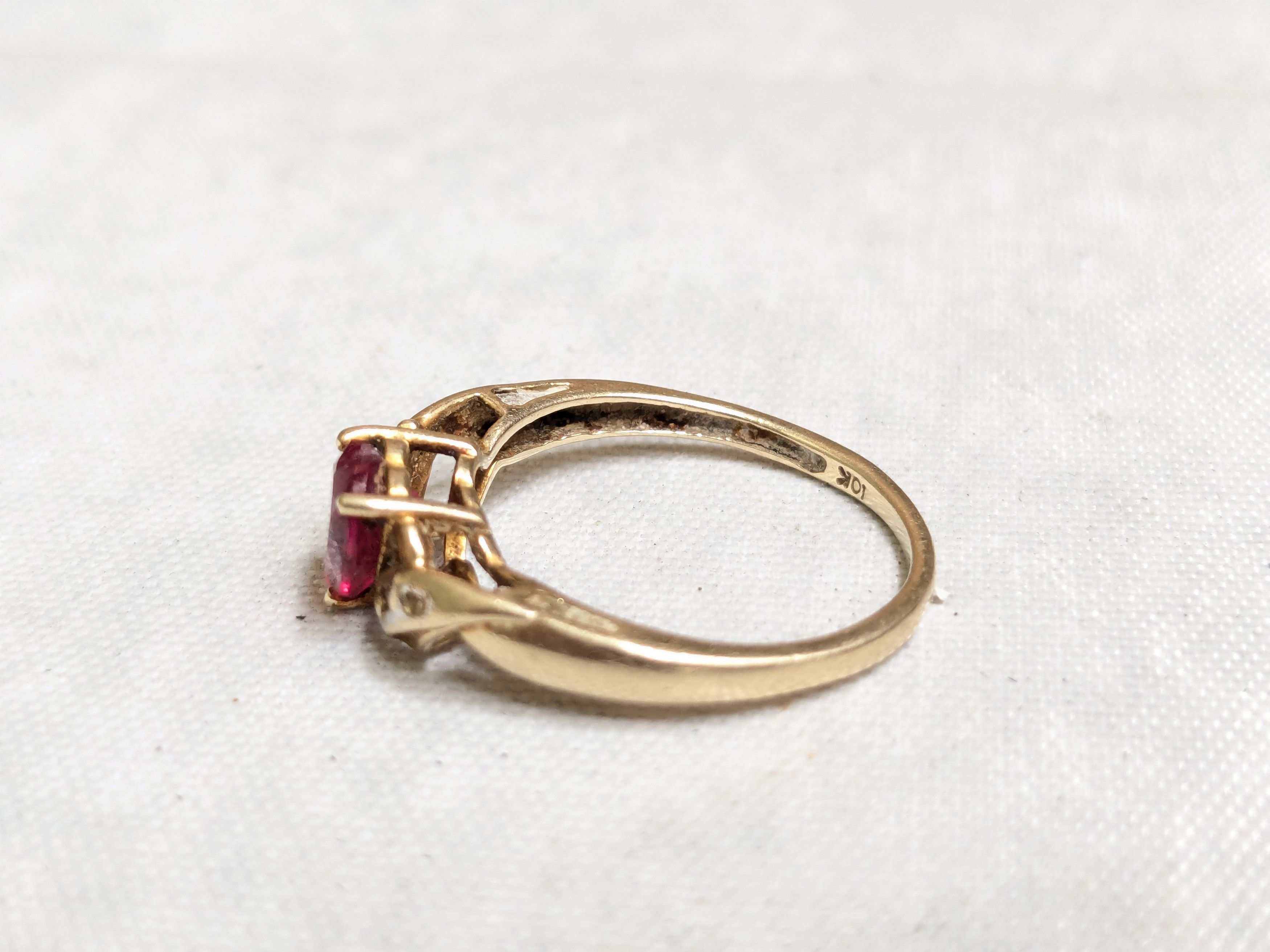 Jewelry 10k Yellow Gold Ring Heart Red Ruby 7 Band Size ONE SIZE - 4 Thumbnail
