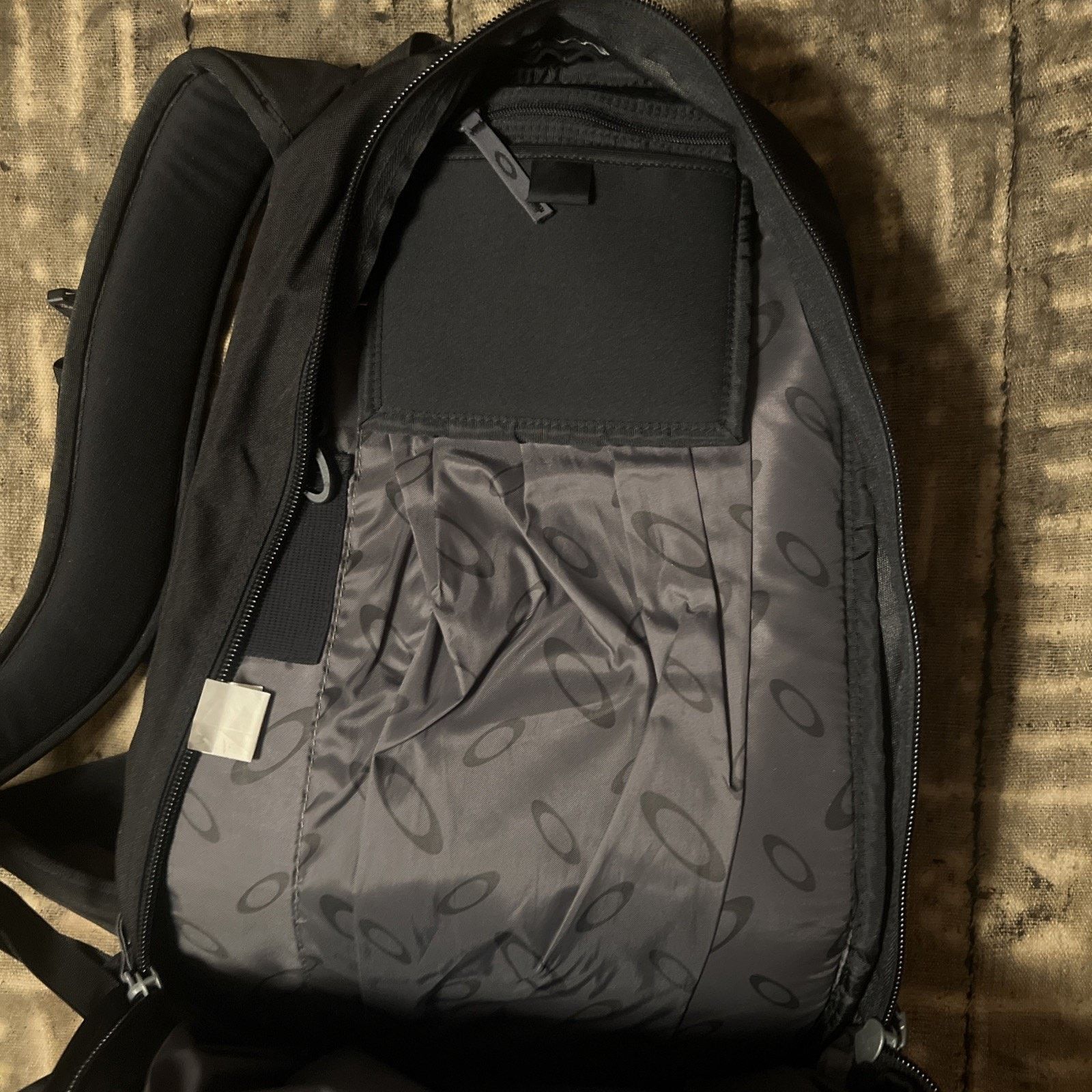 Oakley Oakley Vintage Tactical Snow Backpack Black Snowboard Pack Size ONE SIZE - 16 Thumbnail