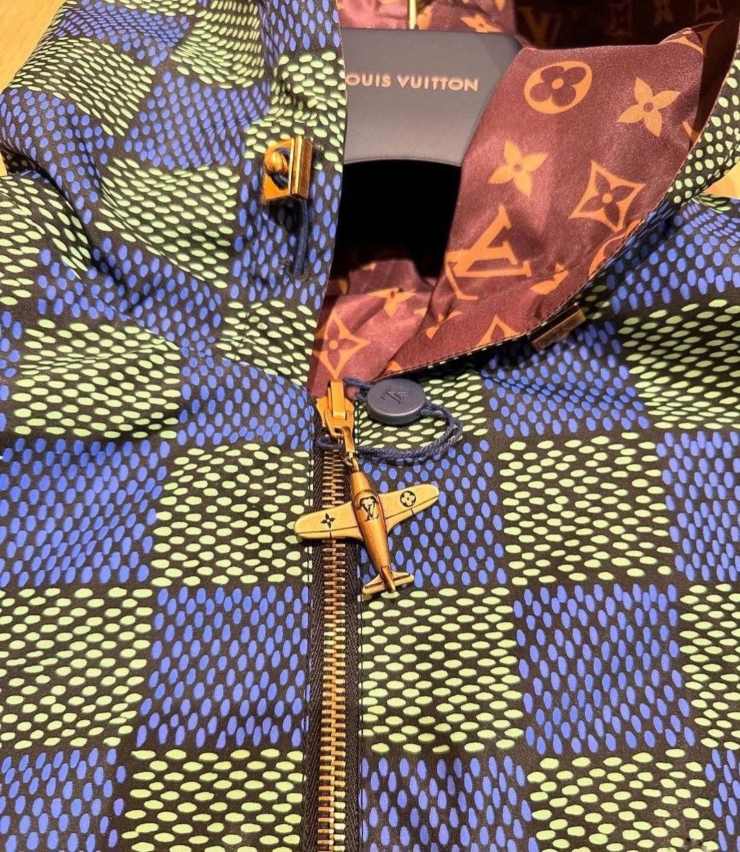 Louis Vuitton Louis Vuitton Reversible Damier Windbreaker Size US L / EU 52-54 / 3 - 7 Thumbnail