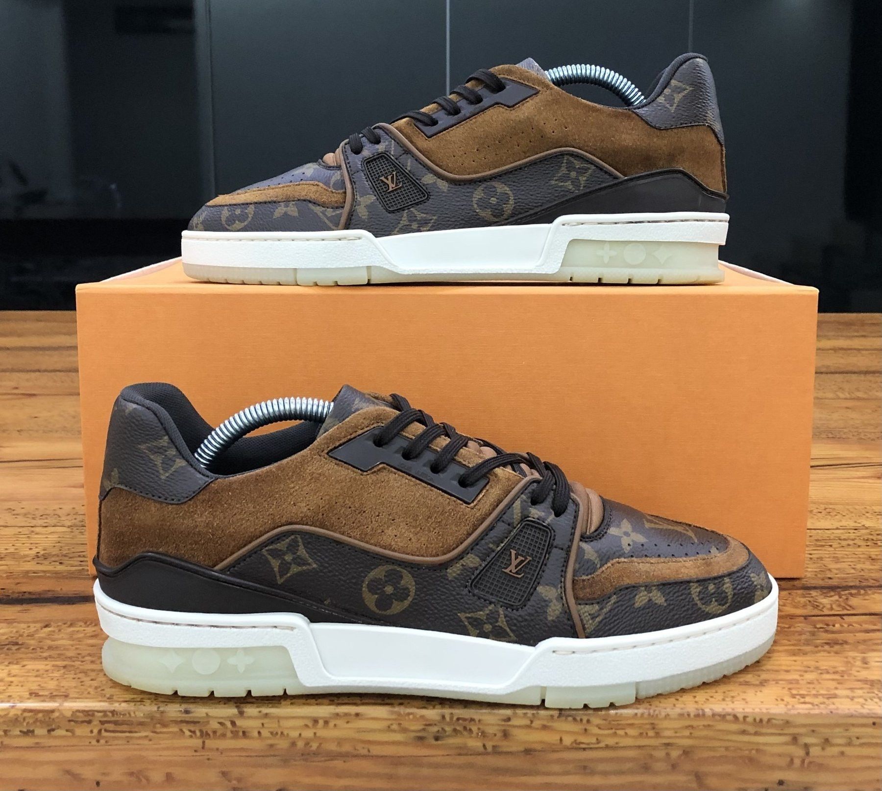 Louis Vuitton Louis Vuitton LV Trainer Brown Suede Monogram Size US 8 / EU 41 - 2 Thumbnail