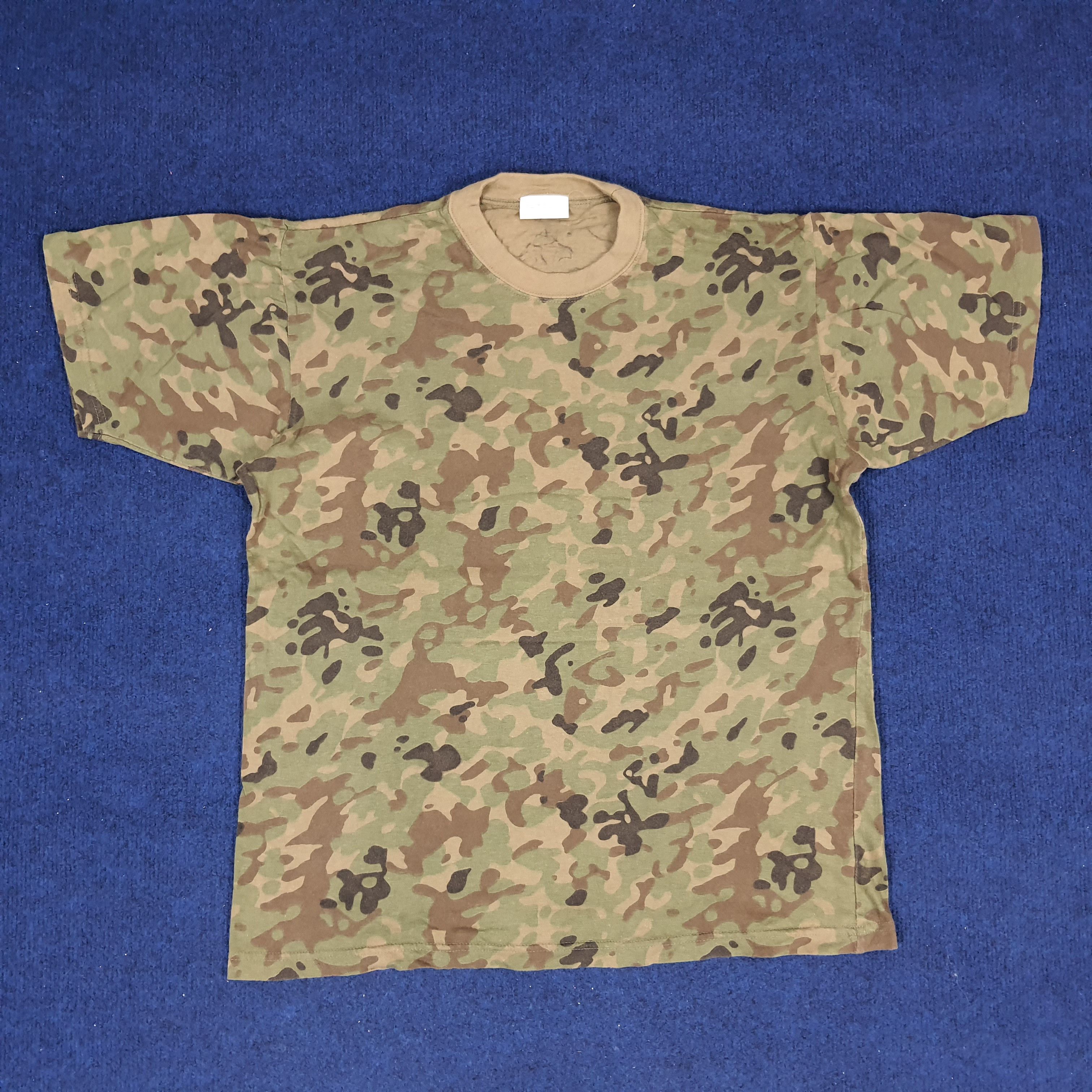 Vintage Vintage Military Camo Design T-shirt Size US M / EU 48-50 / 2 - 1 Thumbnail