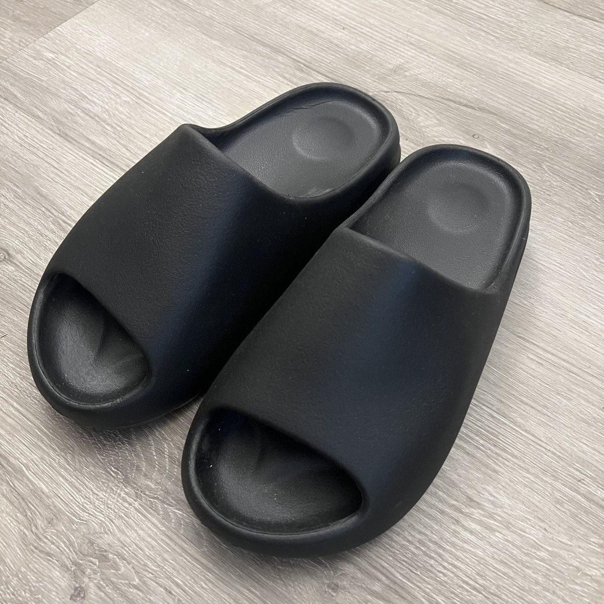 Yeezy Yeezy Slide YS-01 Black Size US 8 / EU 41 - 6 Thumbnail
