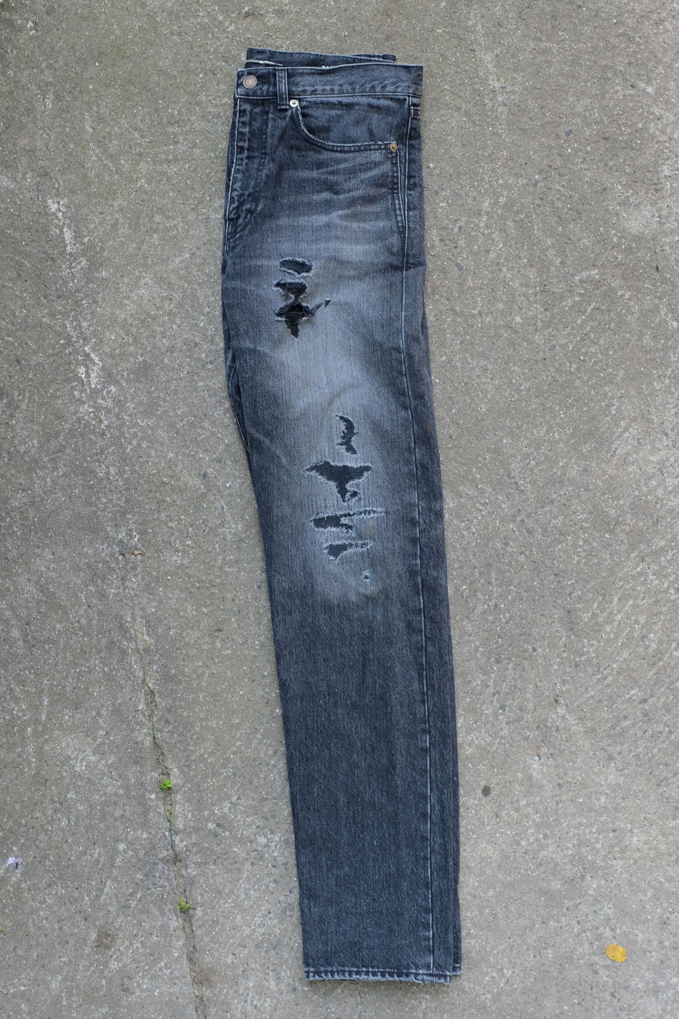 Saint Laurent Paris Saint Laurent Paris D16 M/BG-LW Baggy Distressed LW Jeans Size US 28 / EU 44 - 6 Thumbnail