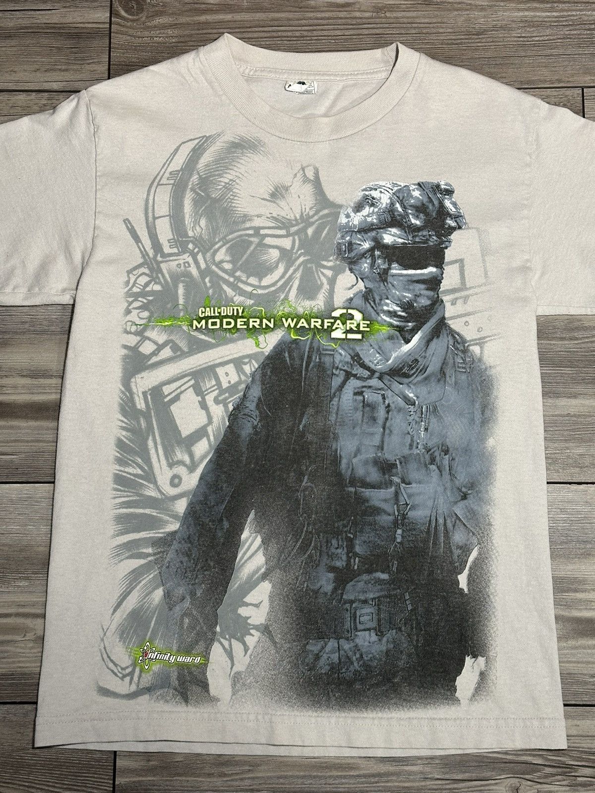 Vintage Y2K call popular of duty modern warfare 2 cod mw2 game promo t shirt mens M