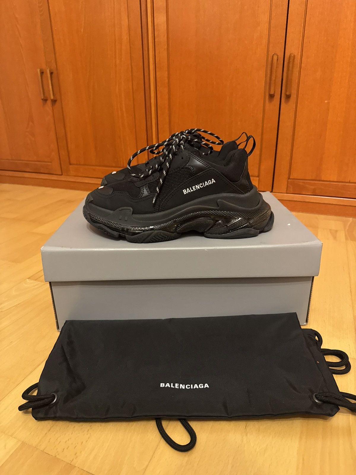 Balenciaga Balenciaga Triple S Triple Black Size US 7 / EU 40 - 1 Thumbnail