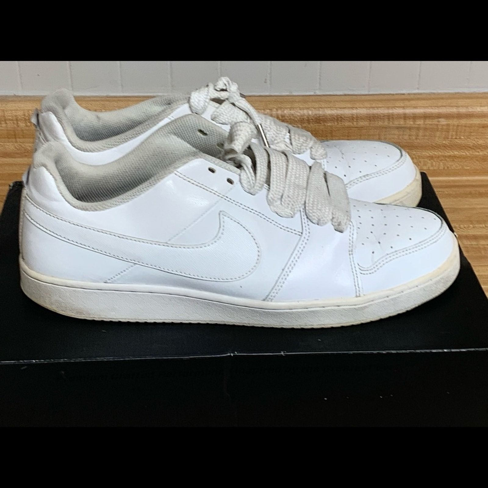 Nike CLASSIC NIKE BACKBOARD II ALL WHITE MENS SHOES SIZE 12 NICE Size US 12 / EU 45 - 3 Thumbnail