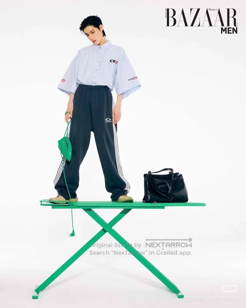 Balenciaga Balenciaga Oversized Shirt Size US S / EU 44-46 / 1 - 5 Thumbnail