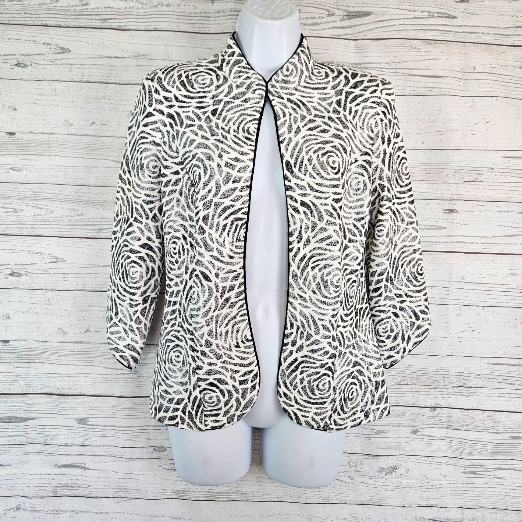 Joseph Ribkoff VINTAGE Joseph Ribkoff Womens Jacket Sz 6 White Black Eye Hook Closer 3/4 Sleeve Size M / US 6-8 / IT 42-44 - 2 Thumbnail