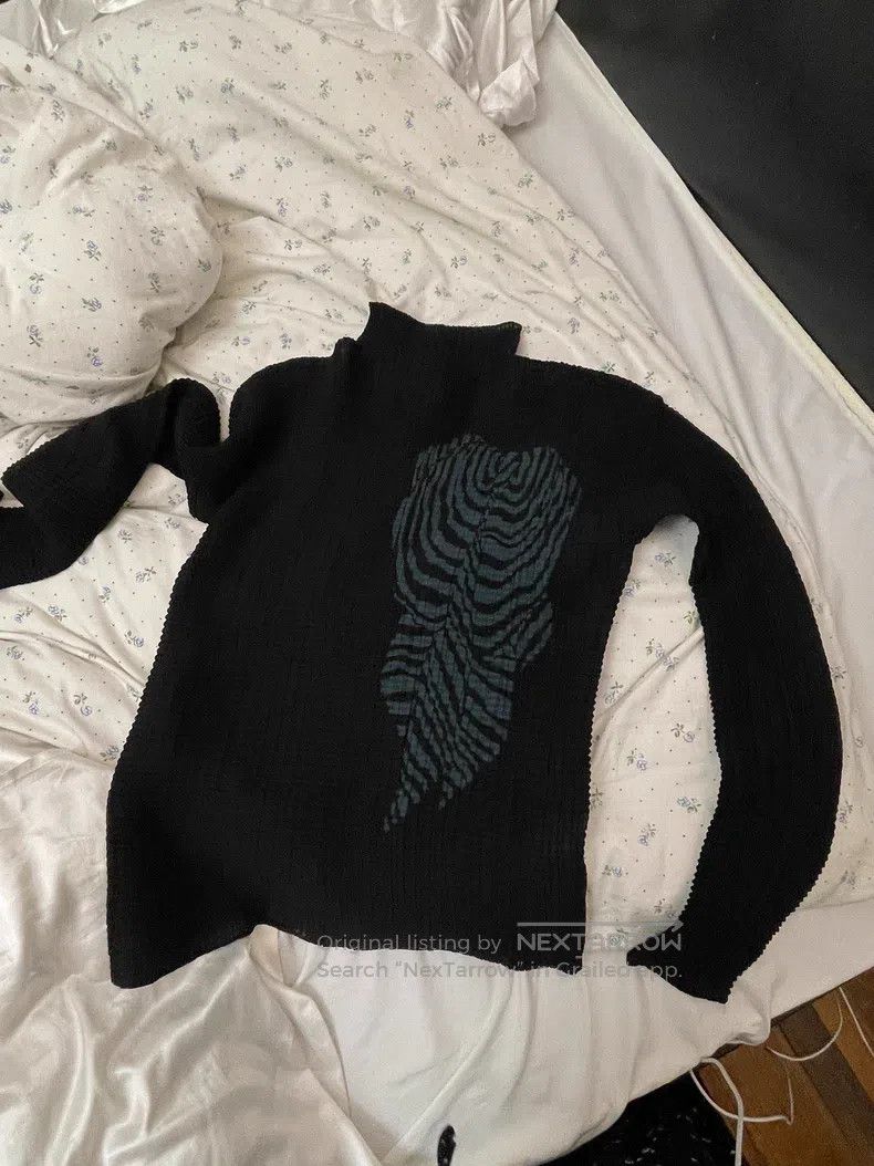 Issey Miyake Issey Miyake Black Long-sleeve Top Size M / US 6-8 / IT 42-44 - 1 Thumbnail