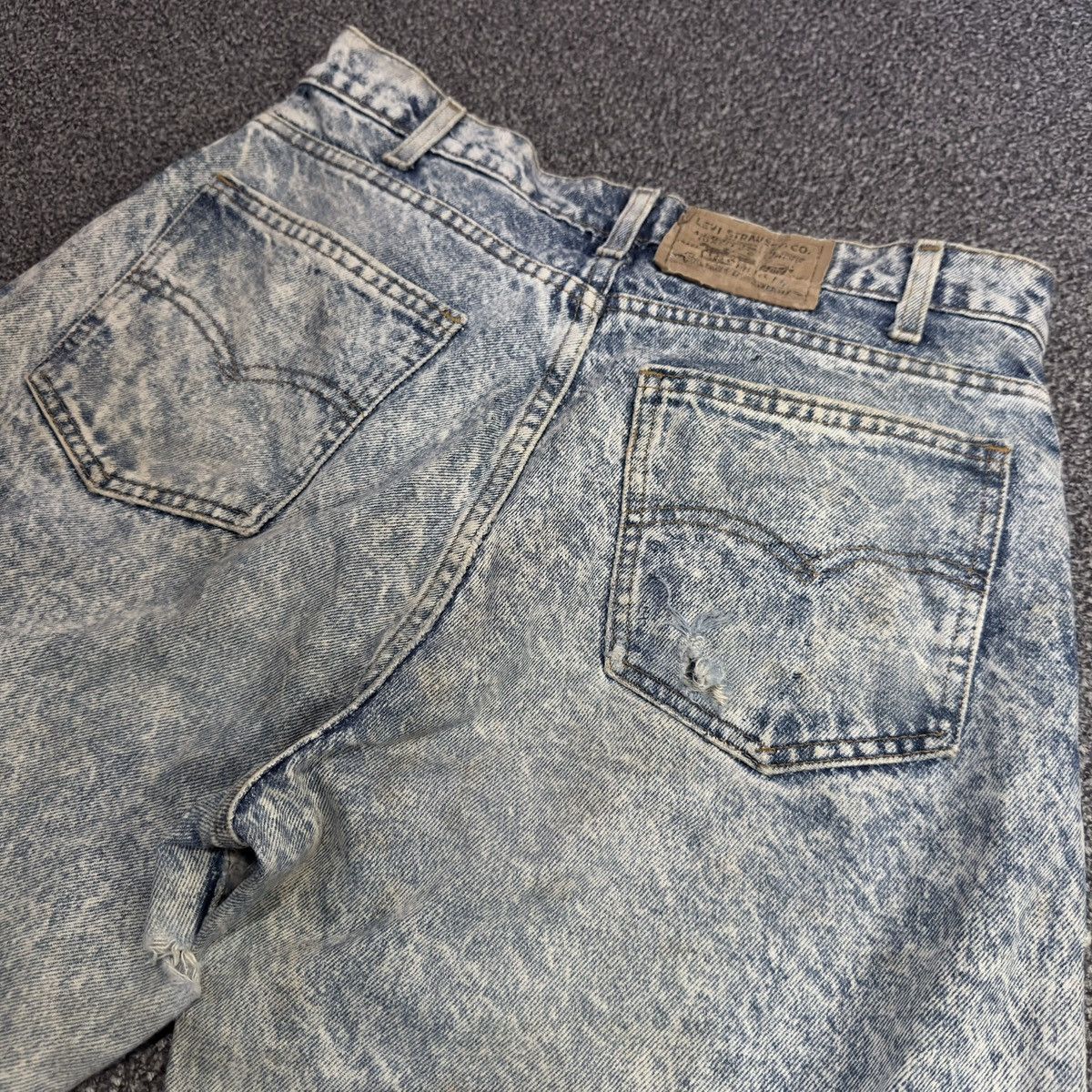 Levi's Vintage Clothing Vintage Thrash 90s Levis 505 IRREGULAR Acid Wash Rare Denim Size US 34 / EU 50 - 8 Thumbnail
