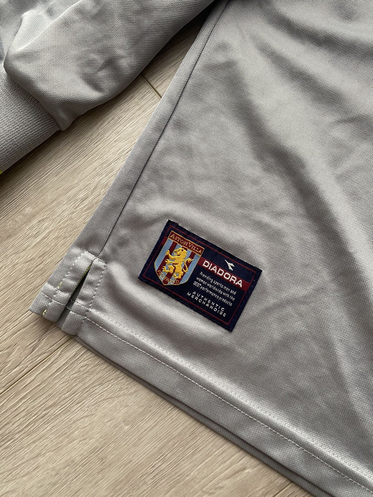 Diadora × Vintage 2001-2002 Aston Villa Peter Crouch Long Sleeve Jersey Size US L / EU 52-54 / 3 - 3 Thumbnail