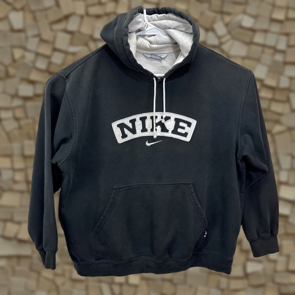 Nike VINTAGE Nike Sweatshirt Mens L Black Center Swoosh Hoodie Pullover Size US L / EU 52-54 / 3 - 1 Thumbnail