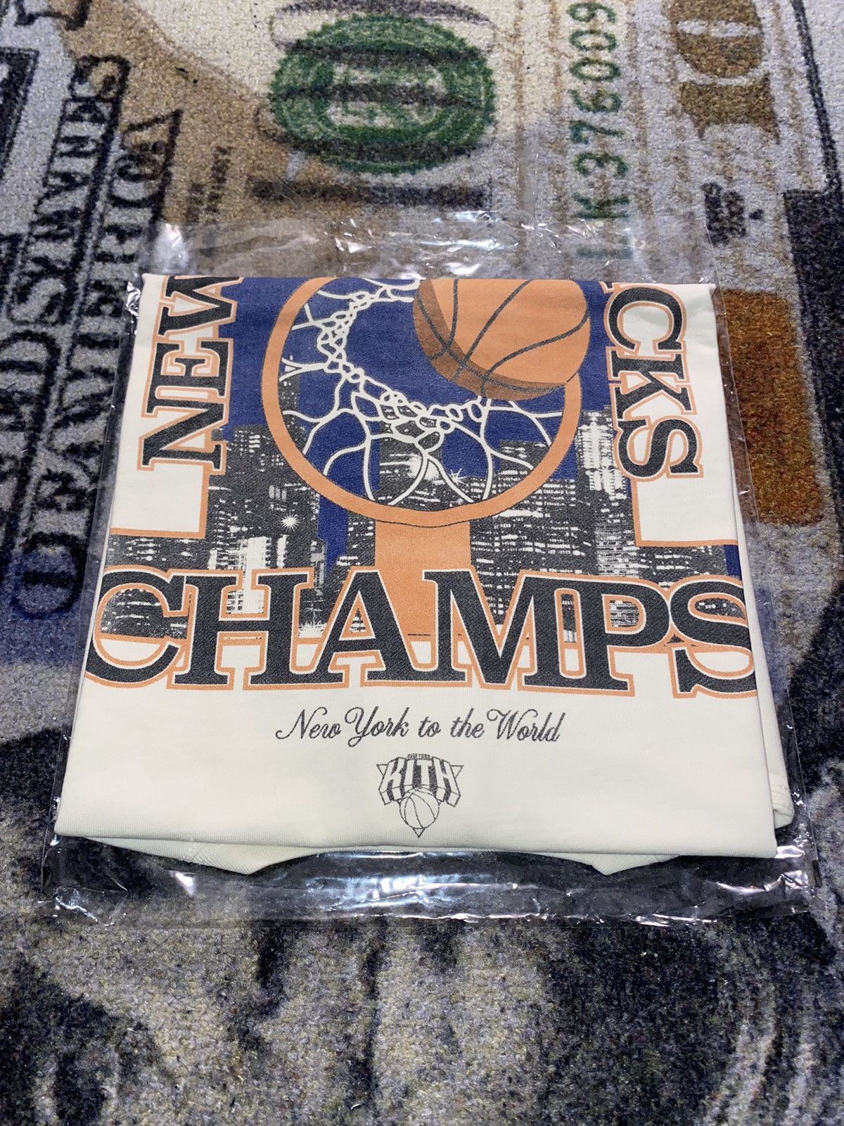 image of Kith New York Knicks Champions Vintage Tee in Sand, Men's (Size 2XL)