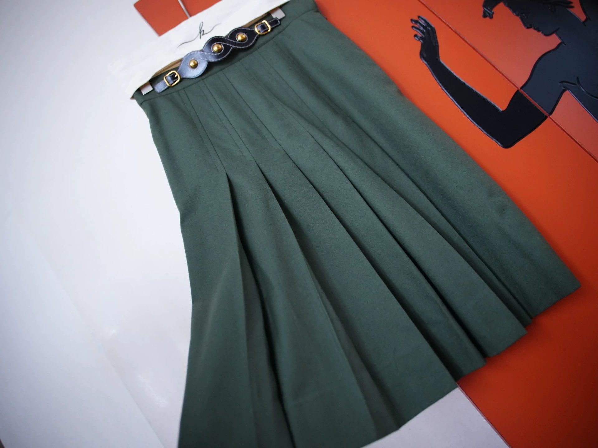 Hermes Hermes Vintage Dark Green Wool Pleated Skirt FR40/L Size 28" / US 6 / IT 42 - 9 Thumbnail
