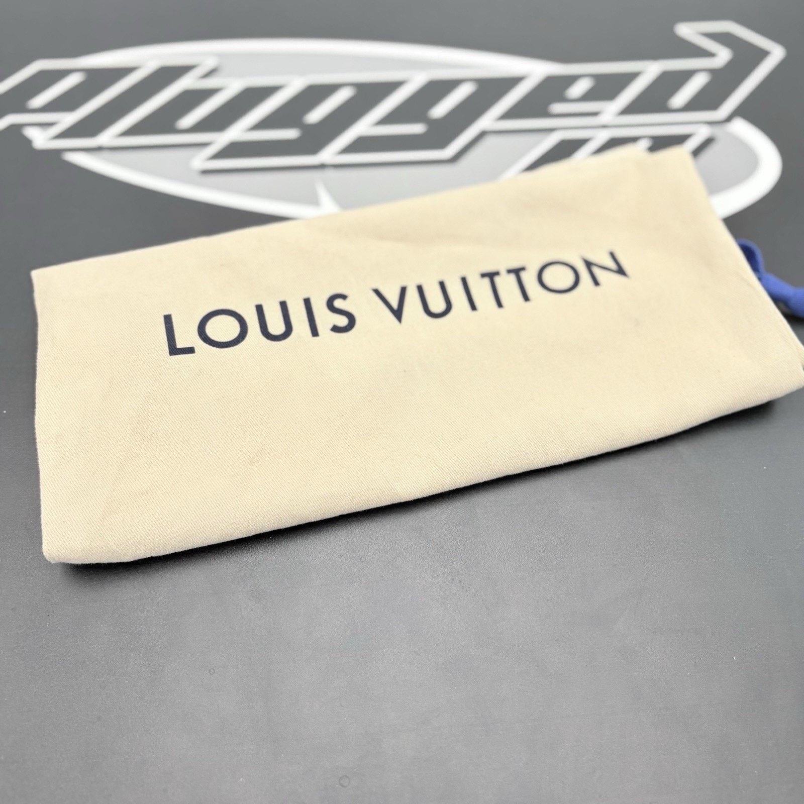Louis Vuitton 10.5-11 US Louis Vuitton Trainer ' Black White '| VERY CLEAN Size US 11 / EU 44 - 15 Thumbnail