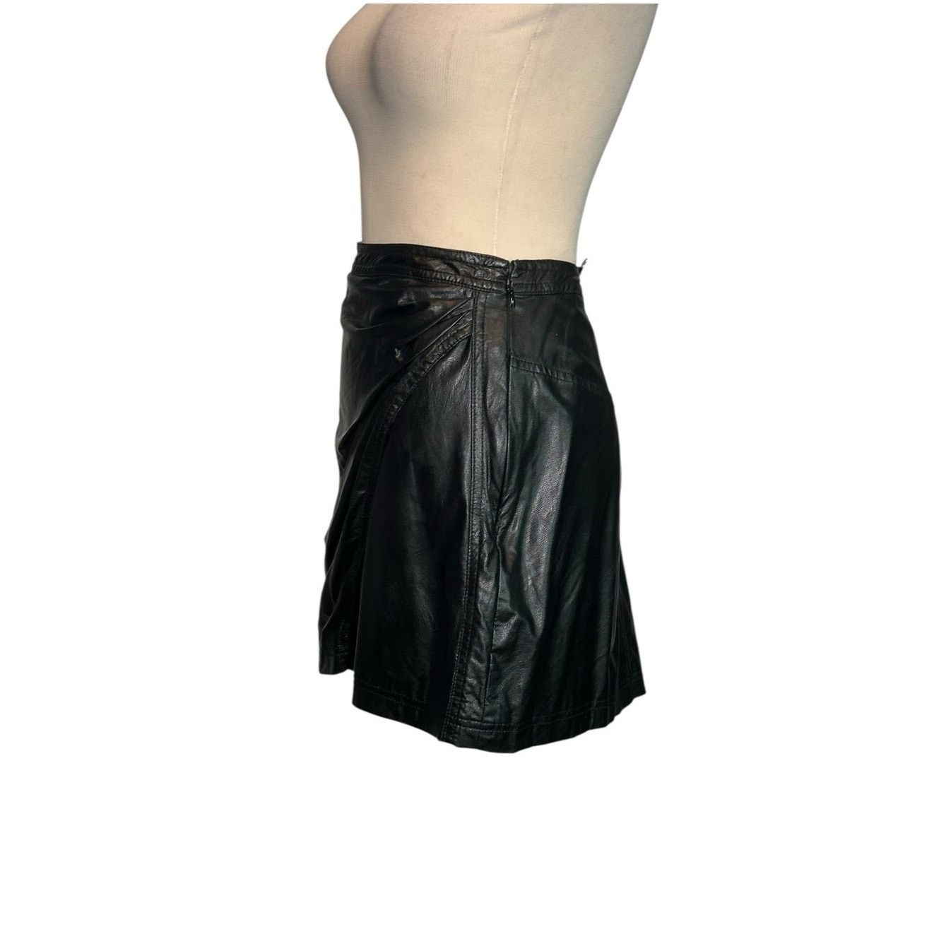 Free People FREE PEOPLE Fake Out Faux Leather Mini Skirt Women’s 4 Size 27" / US 4 / IT 40 - 13 Thumbnail