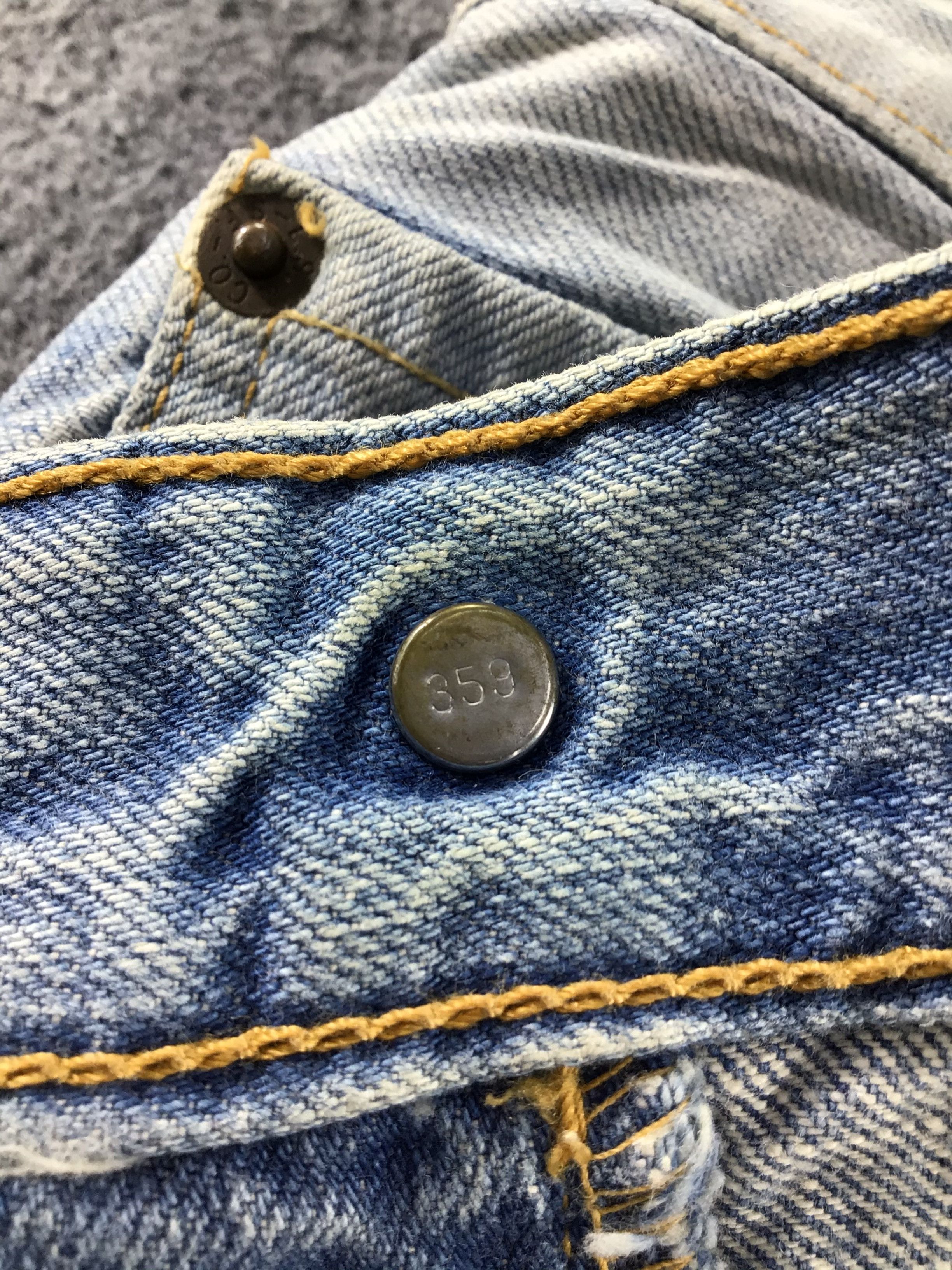 Vintage 90s Levis 501 Jeans-JM371