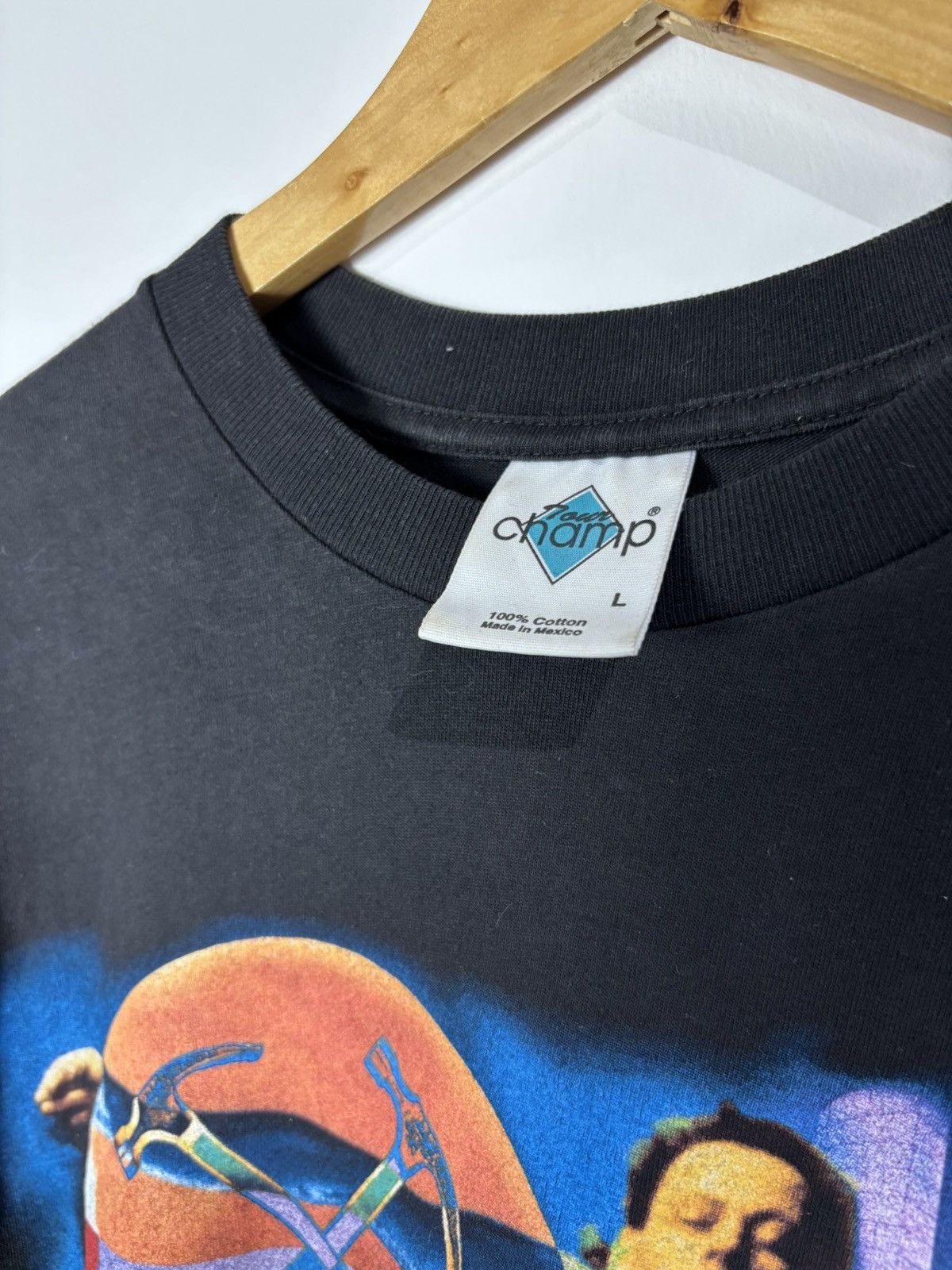 Band Tees Vintage 2001’s Pink Floyd the wall Size US L / EU 52-54 / 3 - 6 Thumbnail