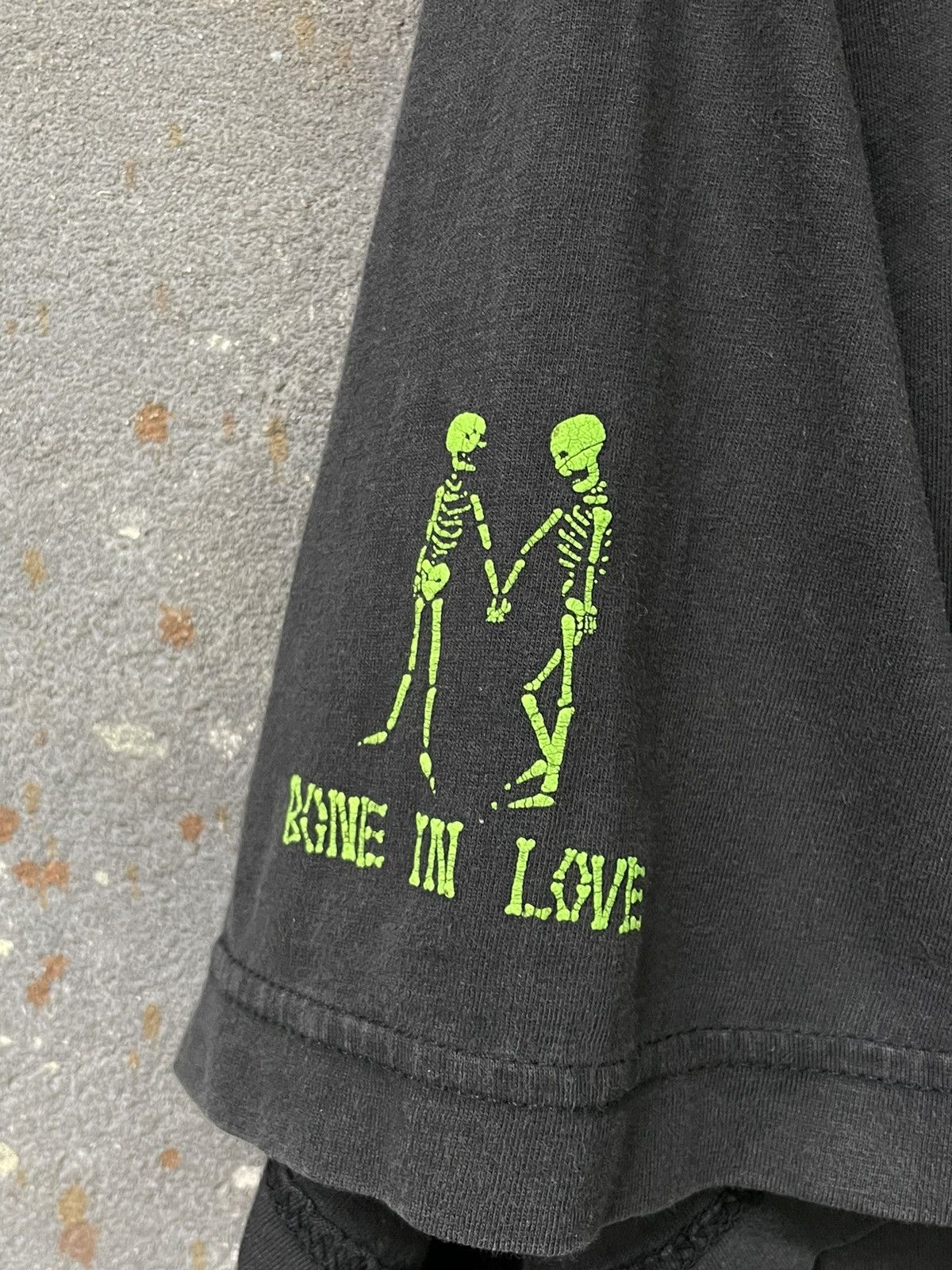 Fashion Victim × Vintage Vintage 90’s Skeleton Y2K Bone In Love T-Shirt Kamasutra Size US L / EU 52-54 / 3 - 6 Thumbnail