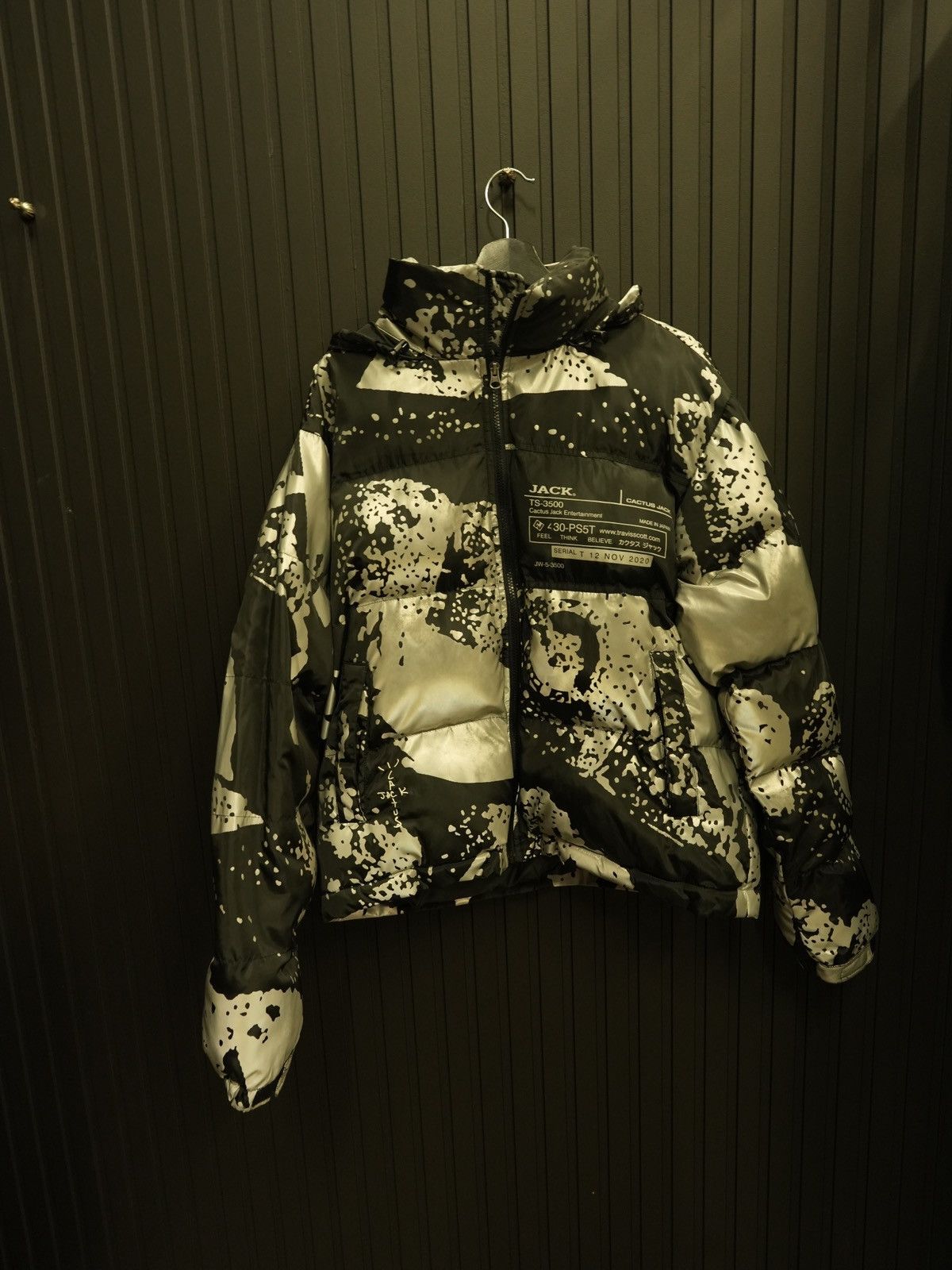 Travis Scott Travis Scott Cactus Jack Reflective Puffer Jacket PS5 Merch |  Grailed