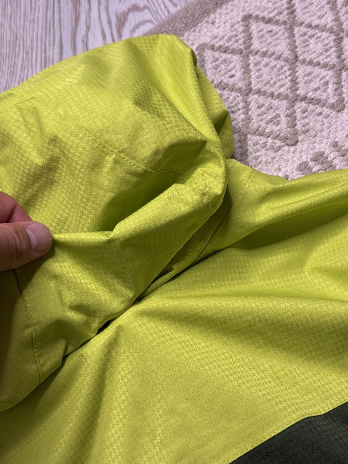 Vintage Vintage Oakley Rare Green Ski jacket Size S Size US S / EU 44-46 / 1 - 9 Thumbnail