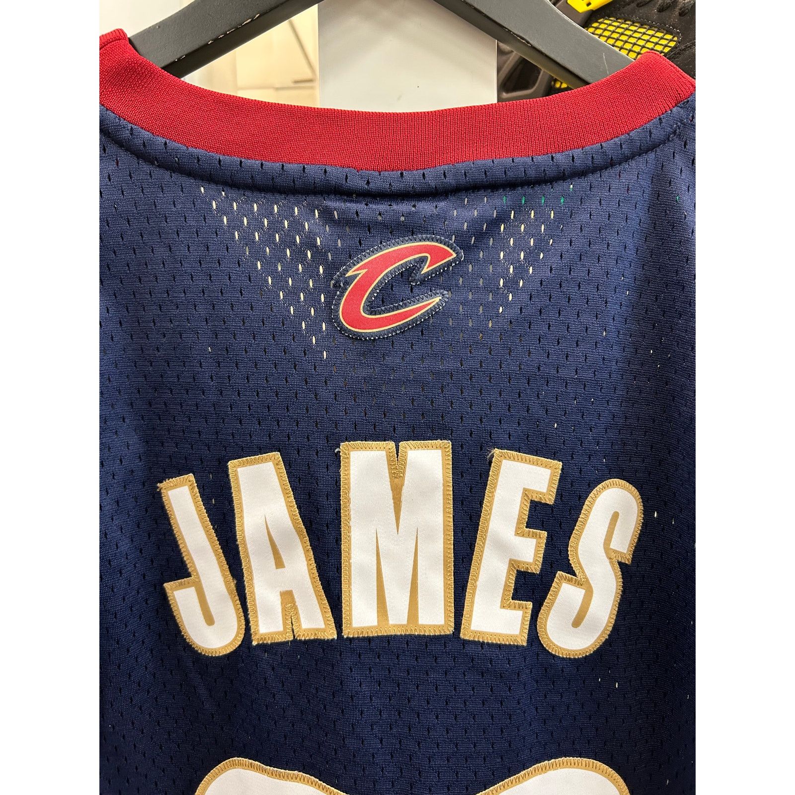 Adidas LeBron James Cleveland Cavaliers Adidas Swingman Jersey Size US M / EU 48-50 / 2 - 2 Thumbnail