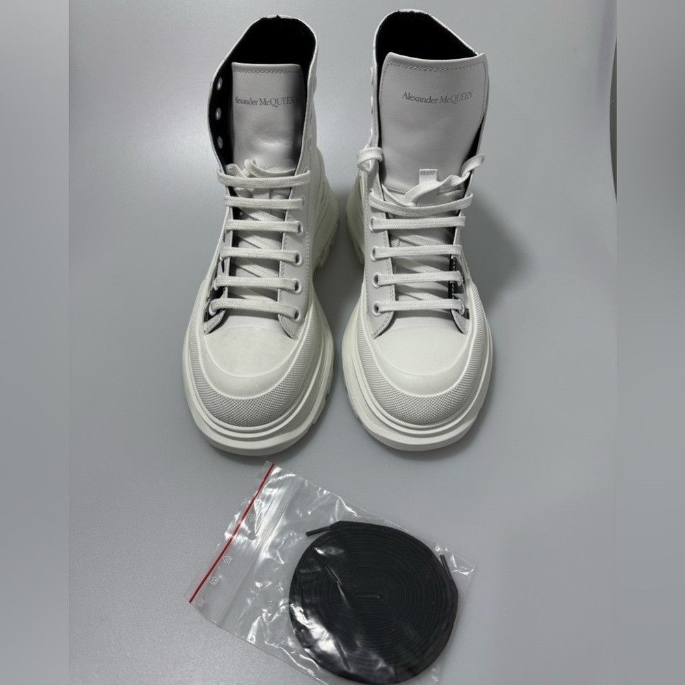 Alexander McQueen Alexander McQueen Tread Slick Graffiti High-Top Sneakers Whi Size US 7.5 / EU 40-41 - 2 Thumbnail