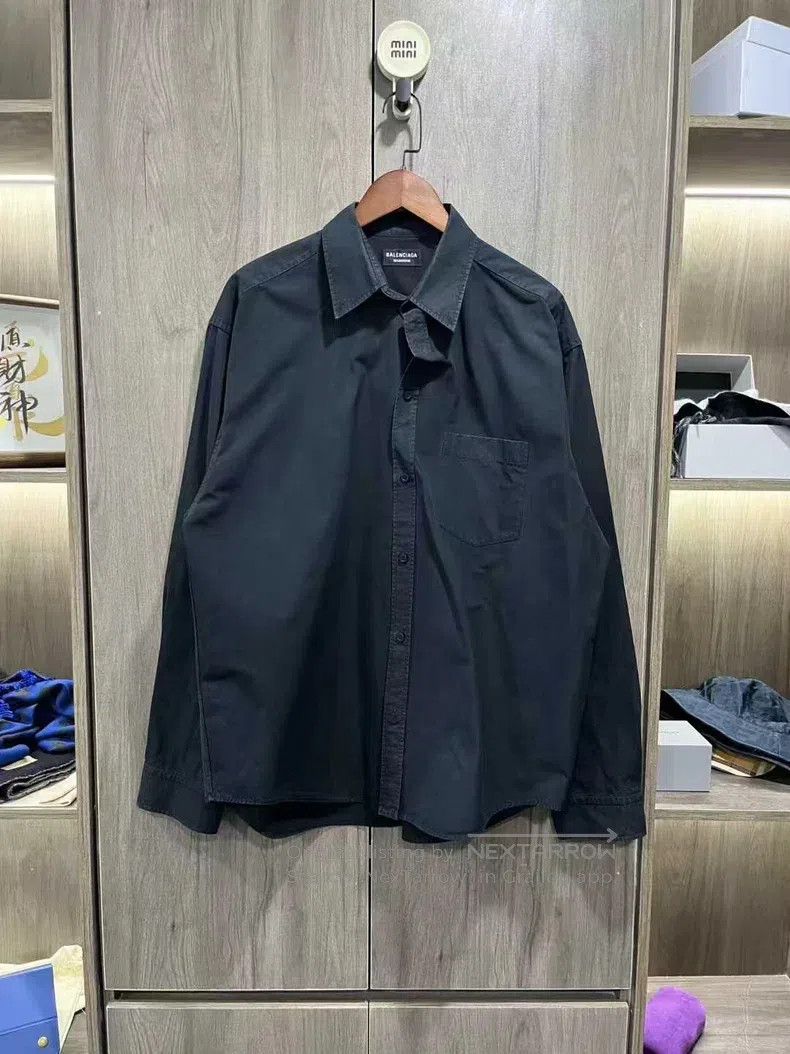 Balenciaga Balenciaga Black Letter Printed Long Sleeve Shirt Size XS / US 0-2 / IT 36-38 - 1 Thumbnail