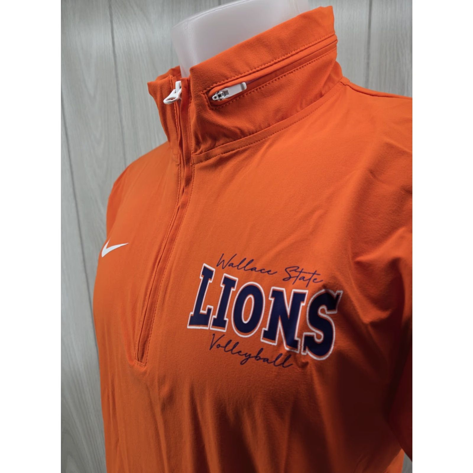 Nike Nike Wallace State Valleyball Windbreaker Shirt Men S Orange 1/4 Zip Solid Logo 1/4 Zip Windbreaker S/S 90s? Size US S / EU 44-46 / 1 - 4 Thumbnail