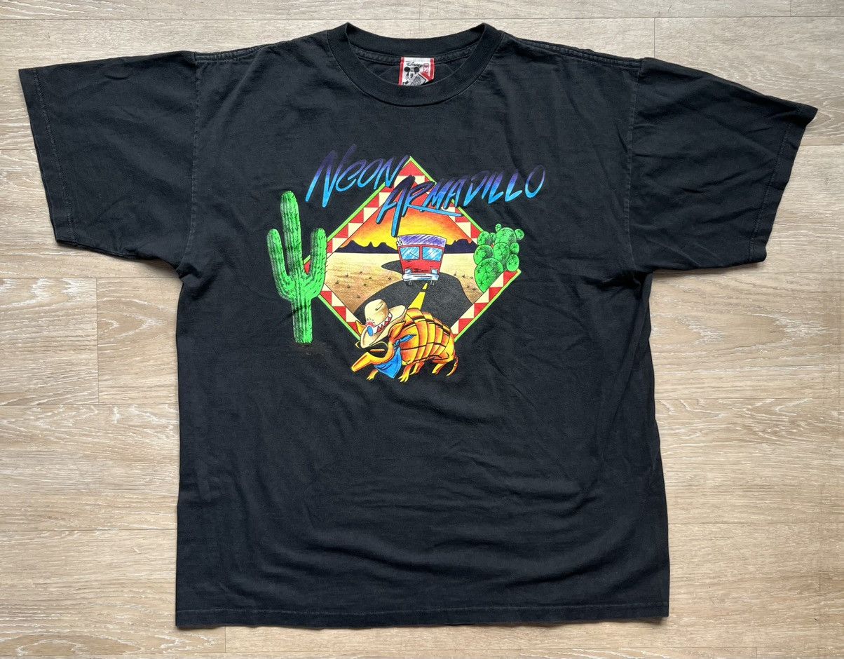 Disney Vintage 90s Neon Armadillo Disney Tee Size US L / EU 52-54 / 3 - 1 Thumbnail
