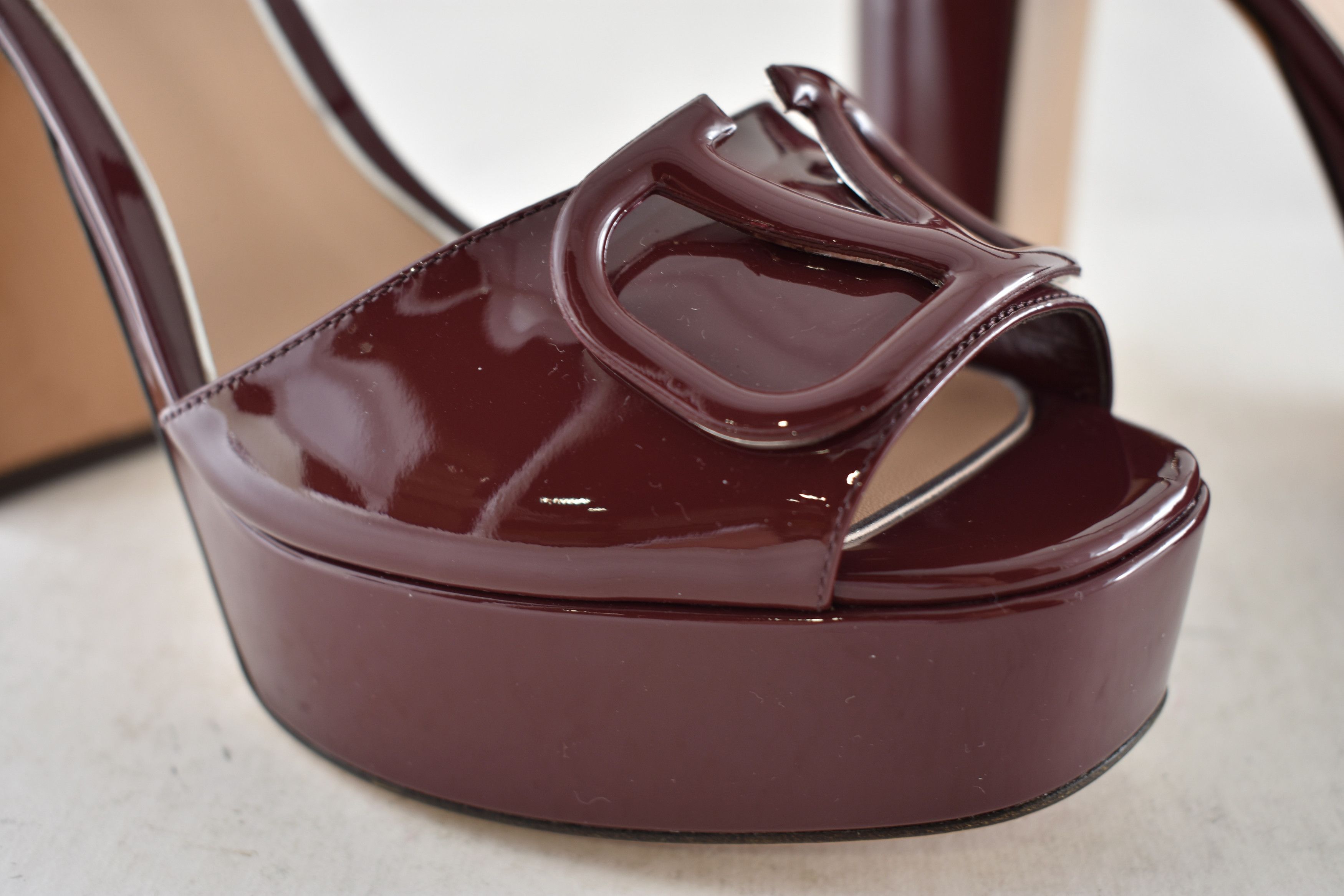 Valentino Valentino VLogo 115mm Burgundy Block Heel Platform Sandal 38 Size US 8 / IT 38 - 6 Thumbnail