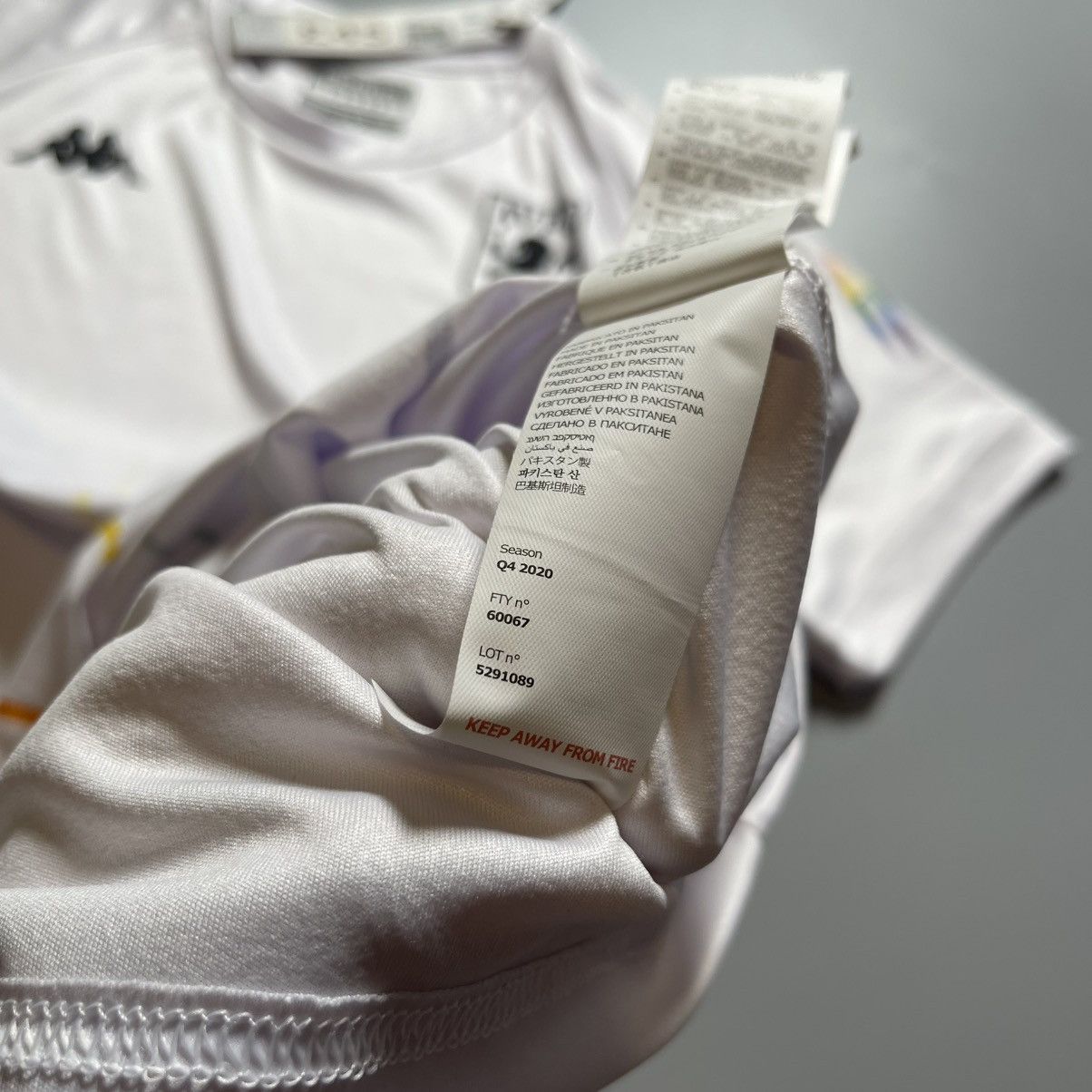 Kappa × Vintage WOMENS ASTON VILLA KAPPA 2020/2021 SOCCER PRE MATCH JERSEY Size L / US 10 / IT 46 - 9 Thumbnail