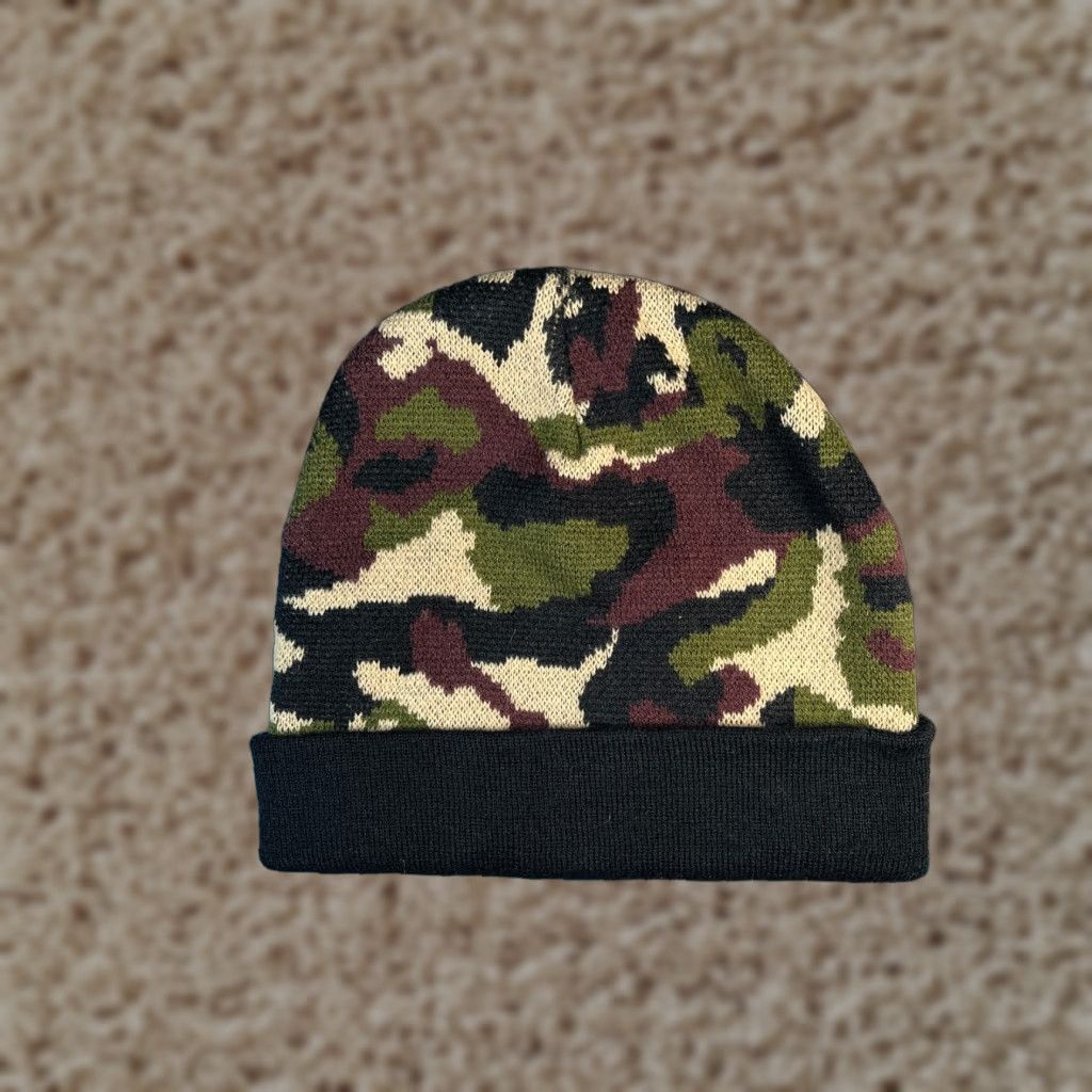 Vintage Cameo Beanie Hat Adult One Size Green 100% Acrylic Knit Insulated Unisex Camouflage Ivory Black Logo Rock Ski Casual Workwear Size ONE SIZE - 1 Thumbnail