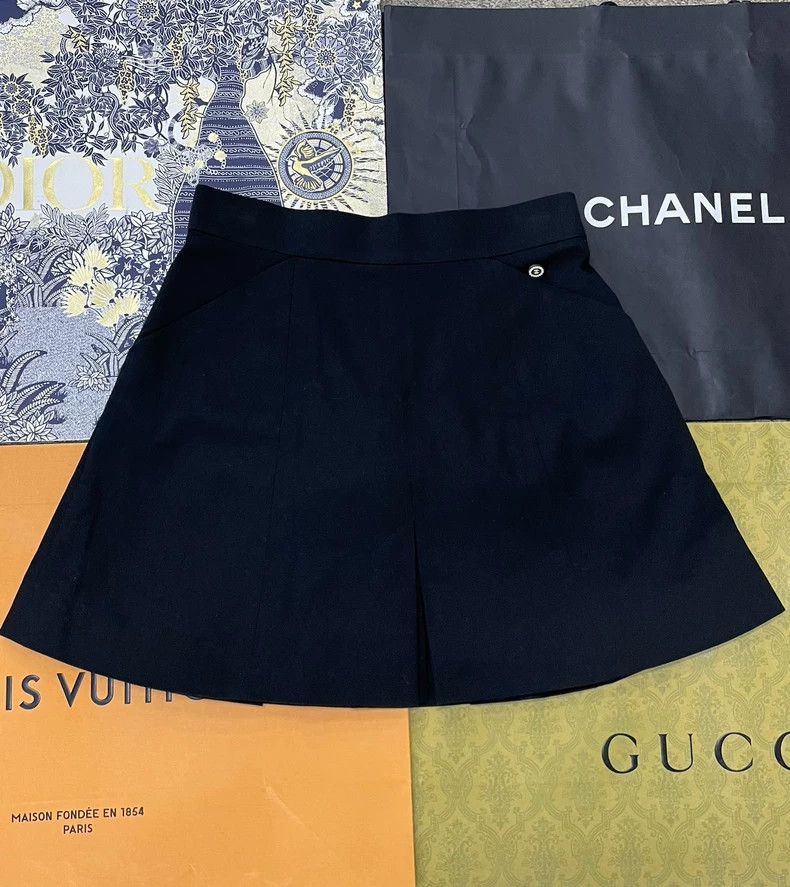 Chanel Chanel Black A-line Mini Skirt - dmc Size US 36 / EU 52 - 1 Thumbnail