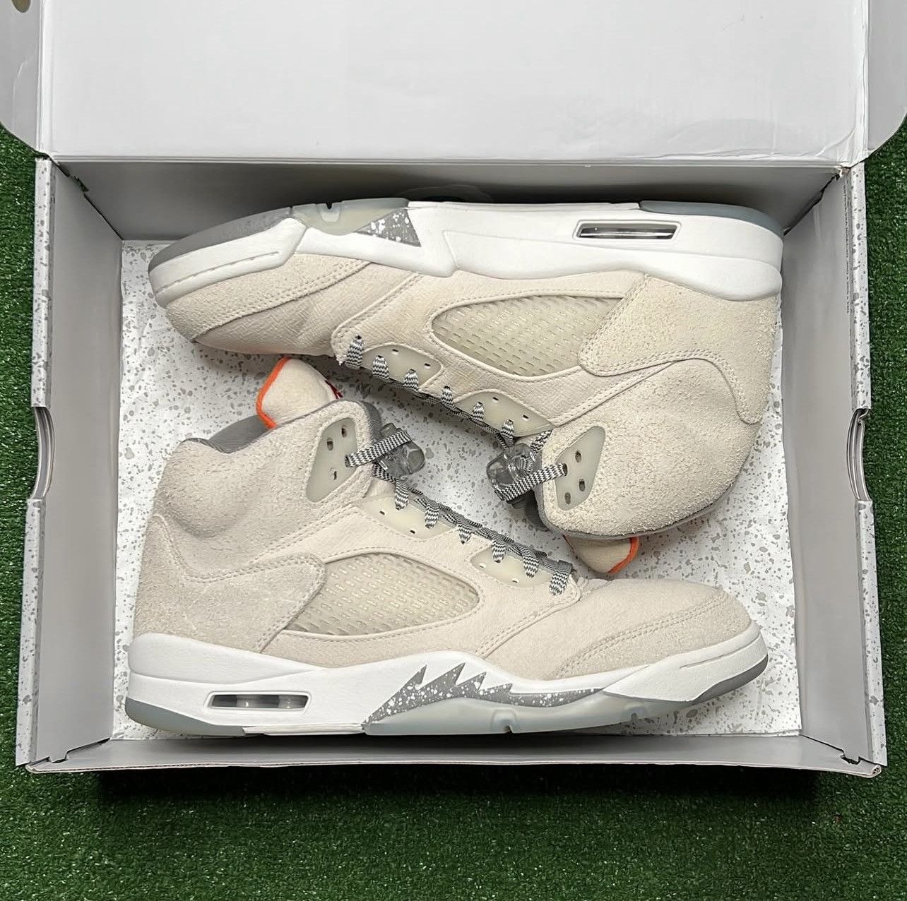 Jordan Brand Air Jordan 5 Retro SE Craft ‘Light Orewood Brown’ Size US 11 / EU 44 - 2 Thumbnail