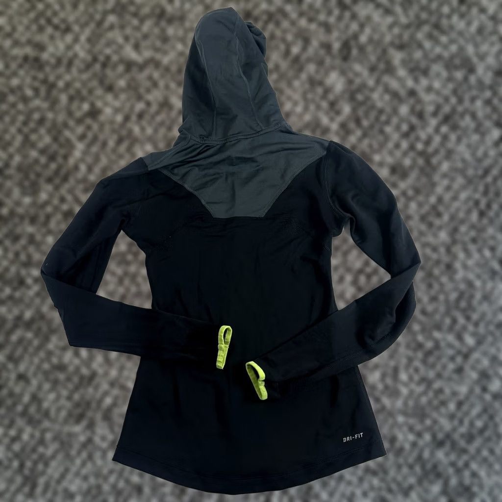 Nike Nike Element Women's XS Hoodie Running Black Neon Active Gym Training Dri-FIT Pullover Womens Size XS / US 0-2 / IT 36-38 - 1 Thumbnail