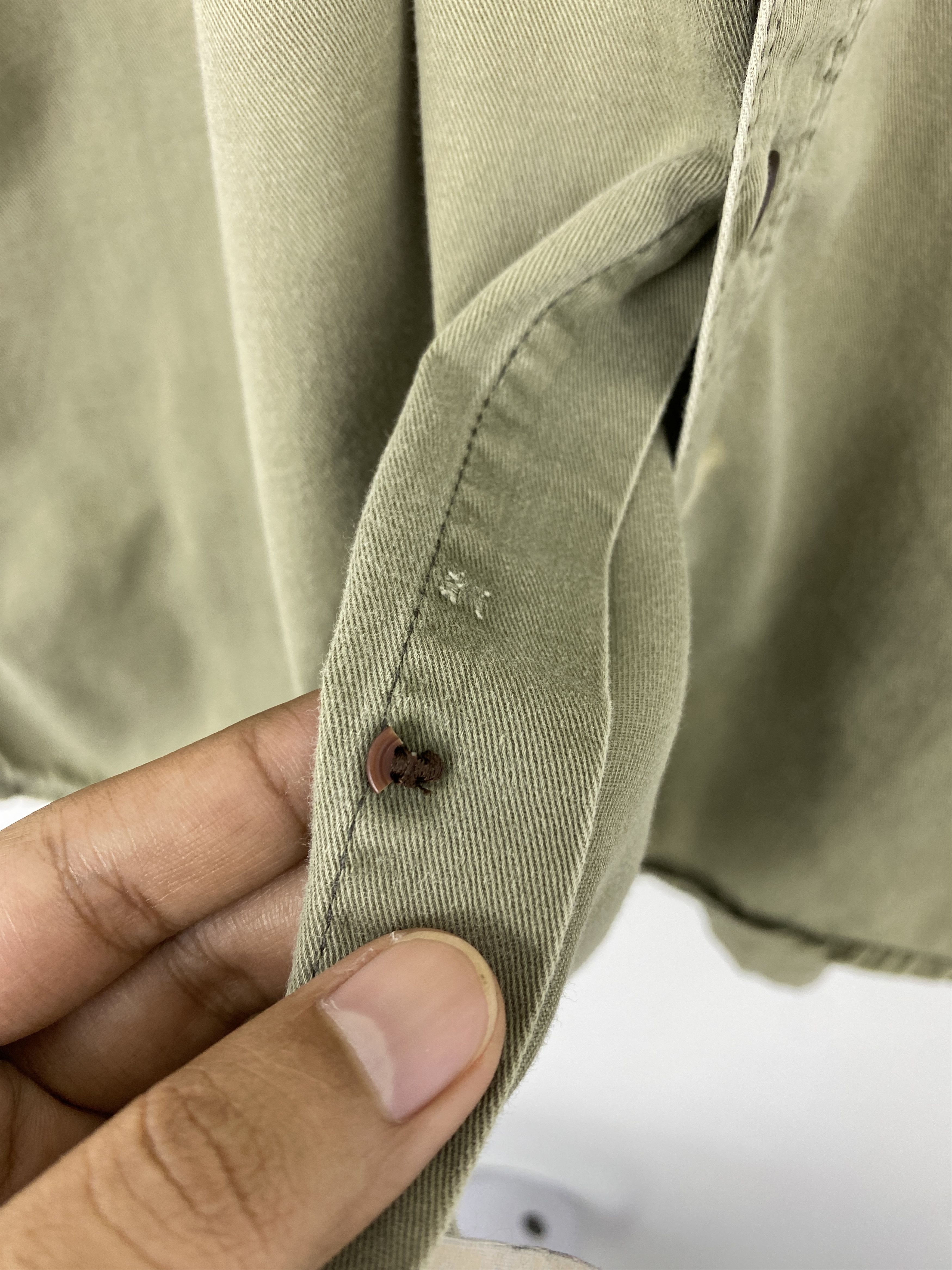 Woolrich Woolen Mills Vintage Woolrich Woolen Mills Button Up Faded Shirt JA0136 Size US XL / EU 56 / 4 - 13 Thumbnail