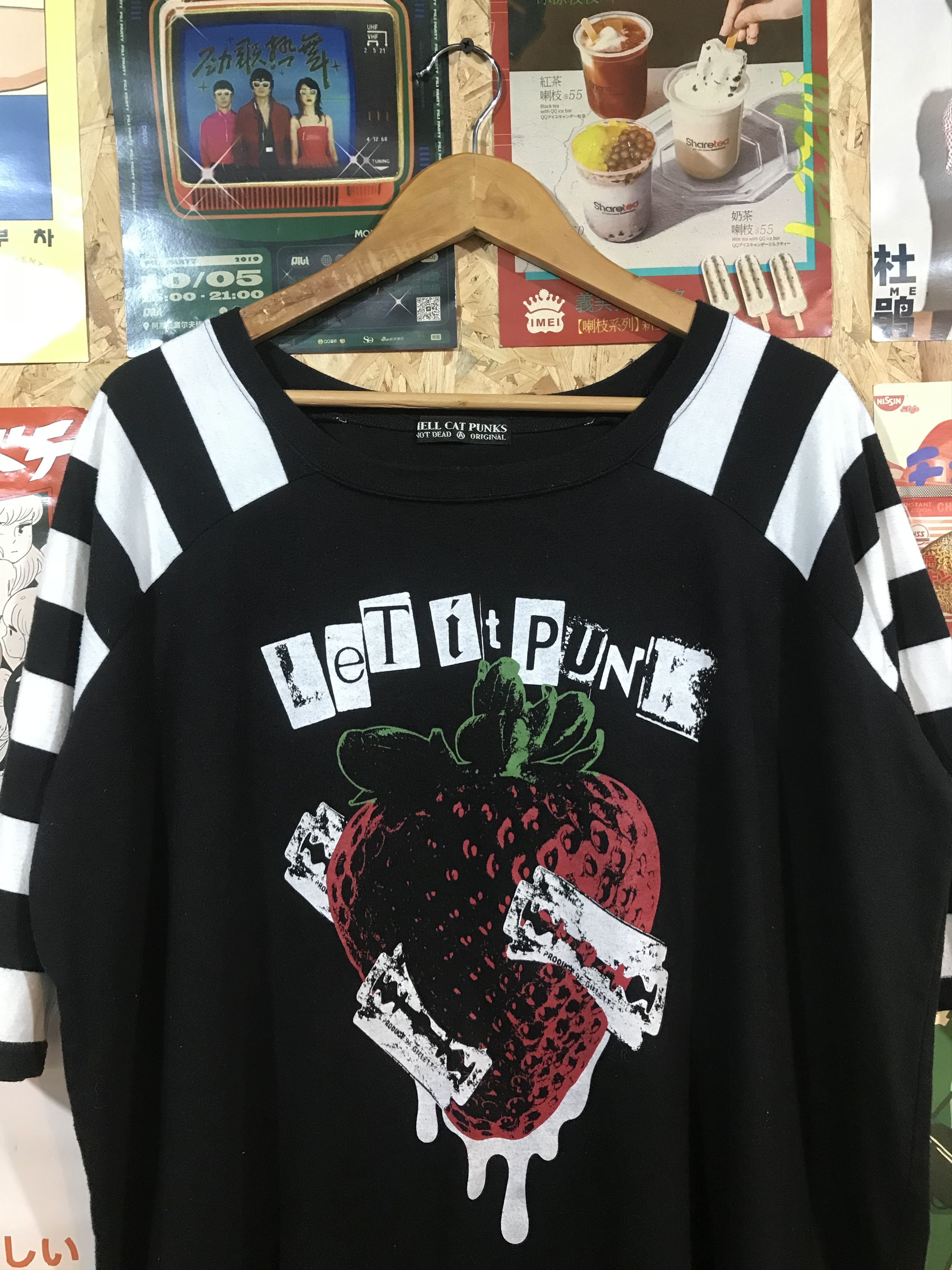 Japanese Brand HELL CAT PUNKS NOT DEAD LET IT PUNK TEE Size 4XL / US 24-26 - 2 Thumbnail