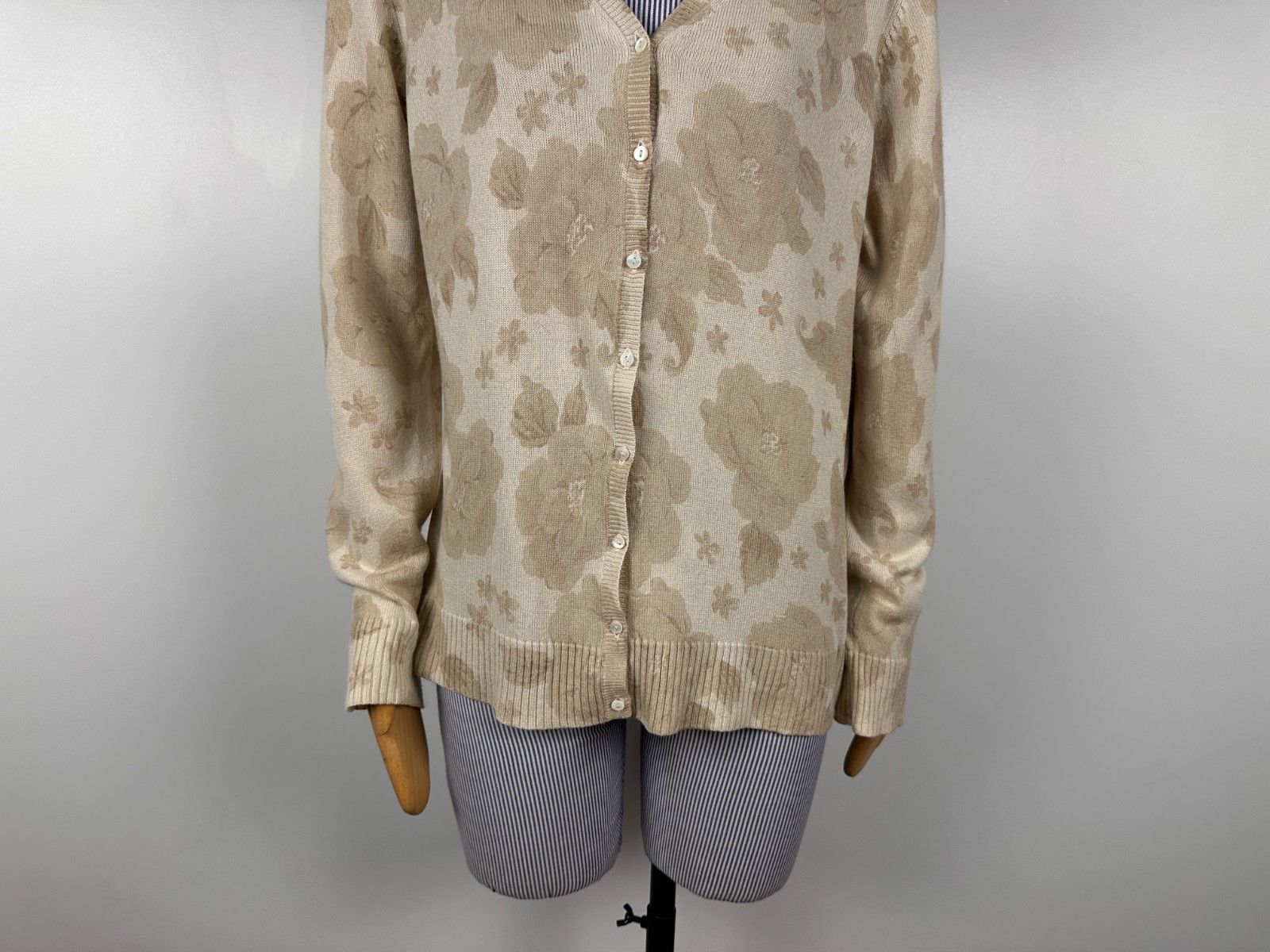 Johnstons Of Elgin Johnstons of Elgin Cashmere Silk Cardigan Flower Print L Size L / US 10 / IT 46 - 3 Thumbnail