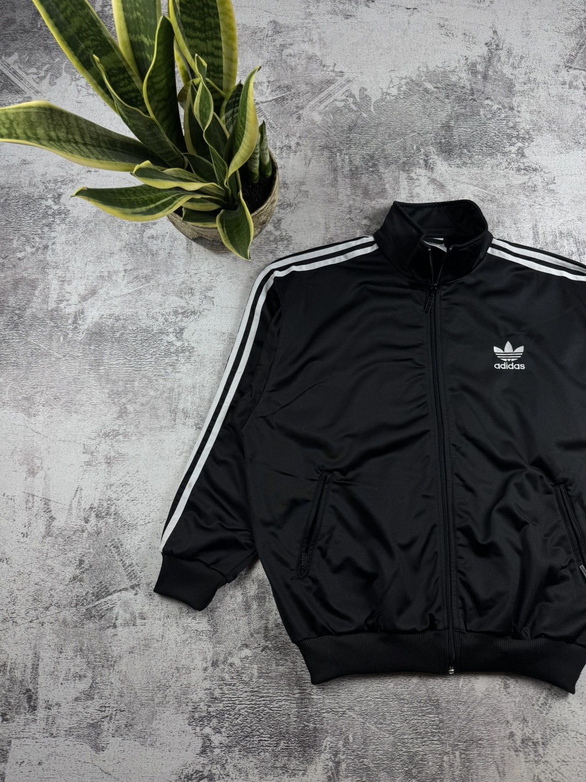 Adidas Vintage Adidas Original Y2K Retro Black Logo Track Activewear Zip Light Jacket Size US M / EU 48-50 / 2 - 2 Thumbnail