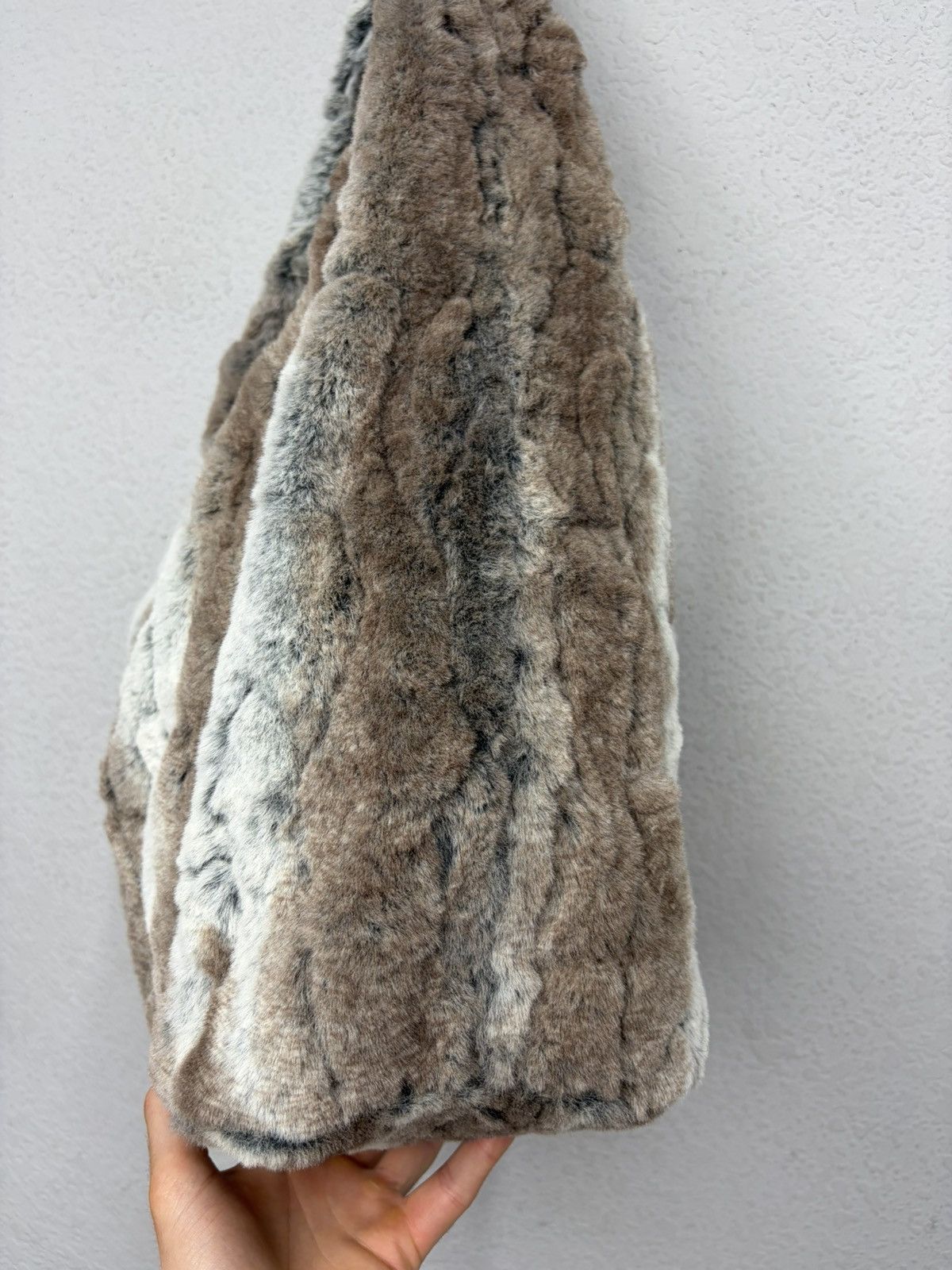 KMRii Vintage Fur Hobo Shoulder Bag Y2K Rabbit Archive KMRii Style Size ONE SIZE - 4 Thumbnail