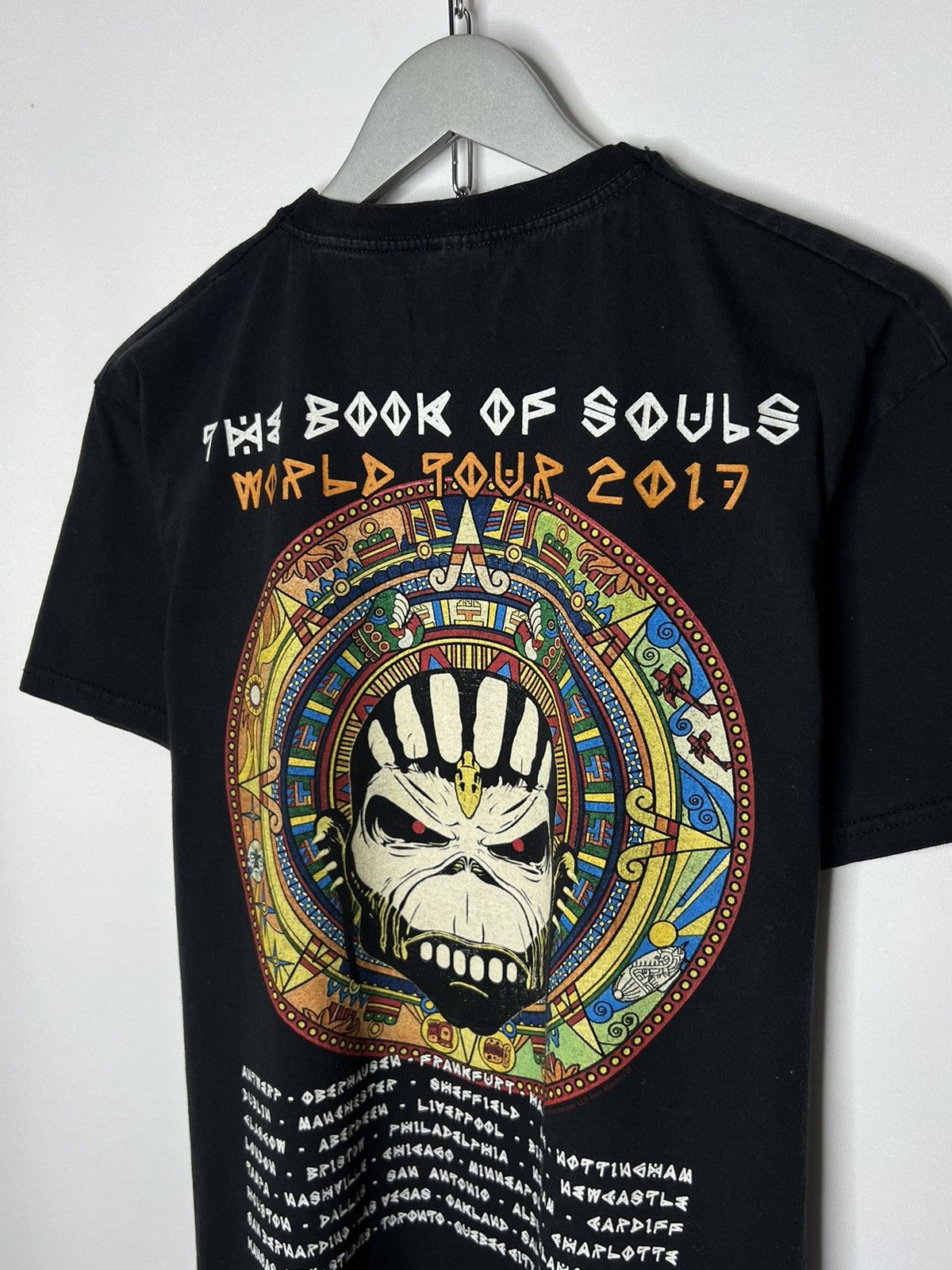 Gildan 🔥 Vintage Iron Maiden World Tour 2017 Big Logo Rock Tee 🔥 Size US L / EU 52-54 / 3 - 8 Thumbnail