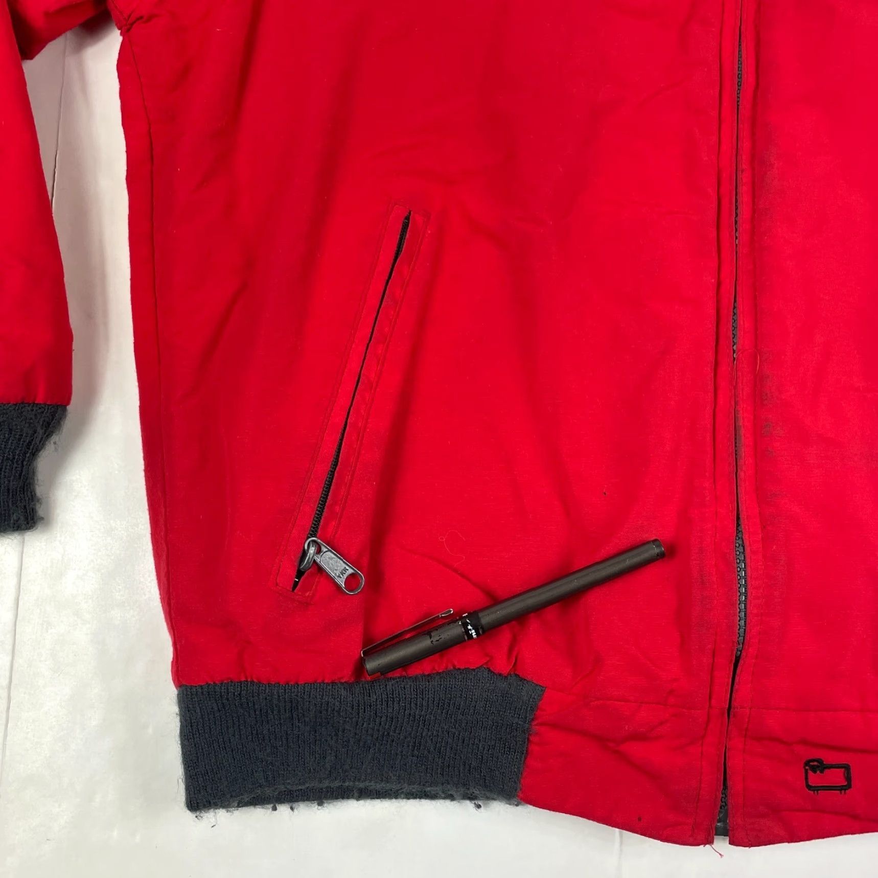 Vintage VINTAGE Woolrich Jacket Adult M Red Full Zip Lined Outdoors USA 90s Woolrich Jacket M Red Full Zip Lined Outdoors 90s Mens Women Unisex Size US M / EU 48-50 / 2 - 6 Thumbnail