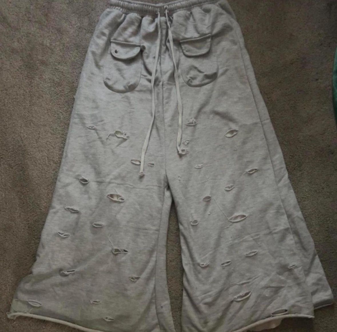 Other yorisport selarom grey ripped sweatpants Size US 33 - 1 Thumbnail